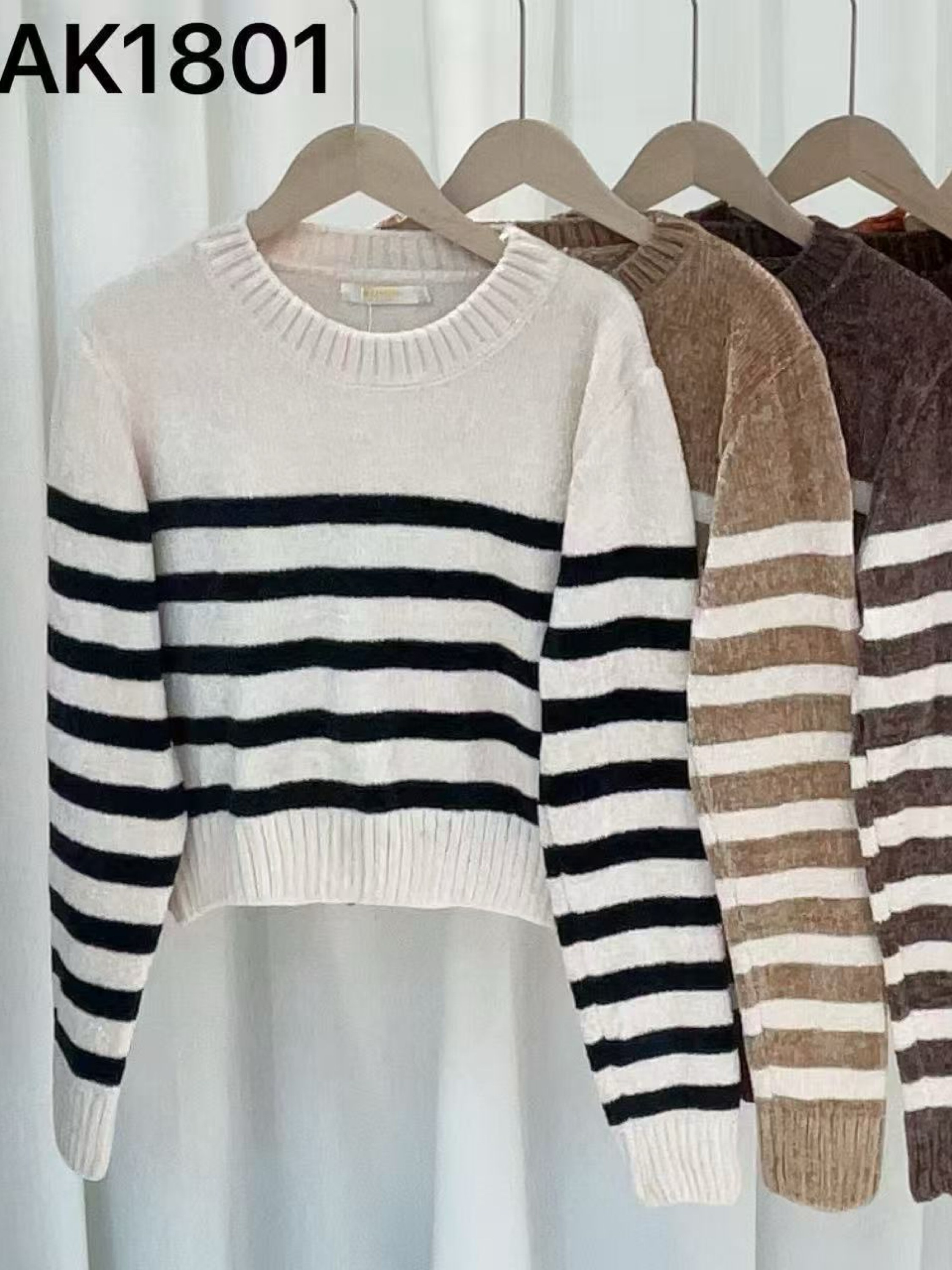 Blusa de cropped chenile listrada importado pedro ji