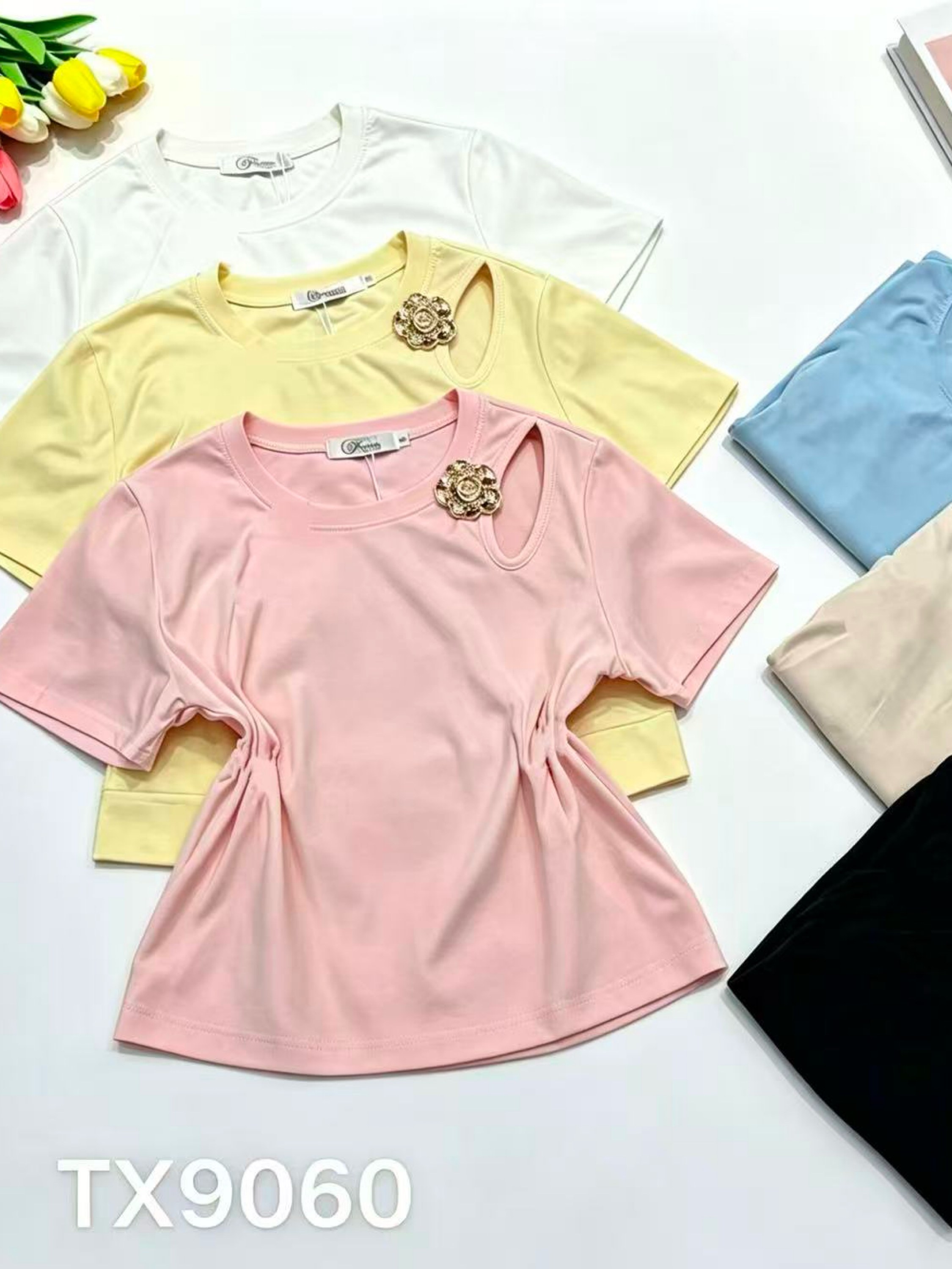 Blusa cropped de algodão com fivela importado pedro ji