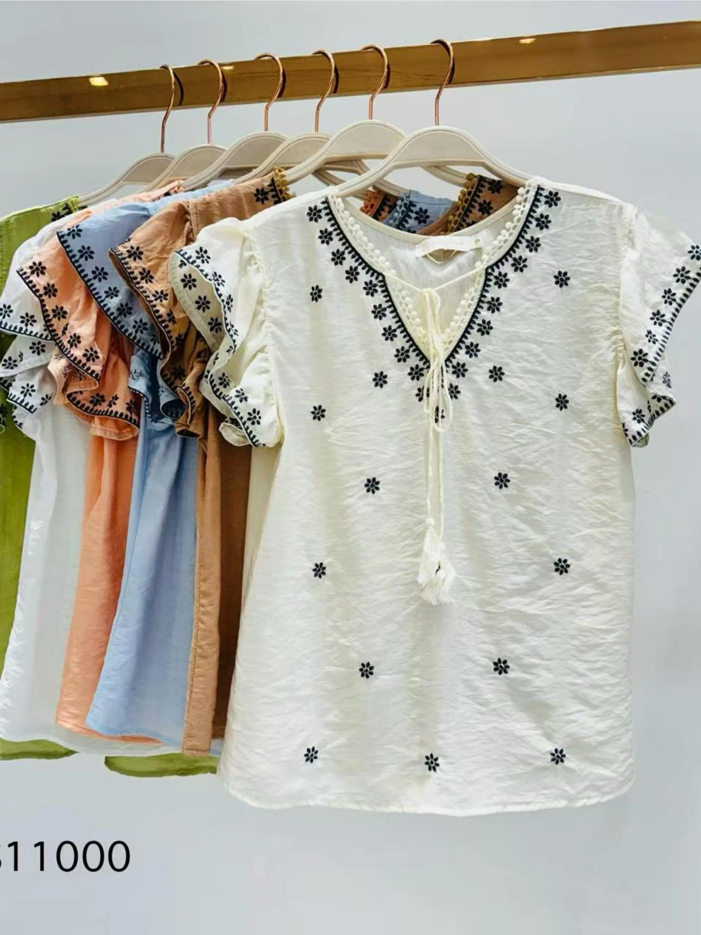 Blusa de amarrar com bordado importado pedro ji