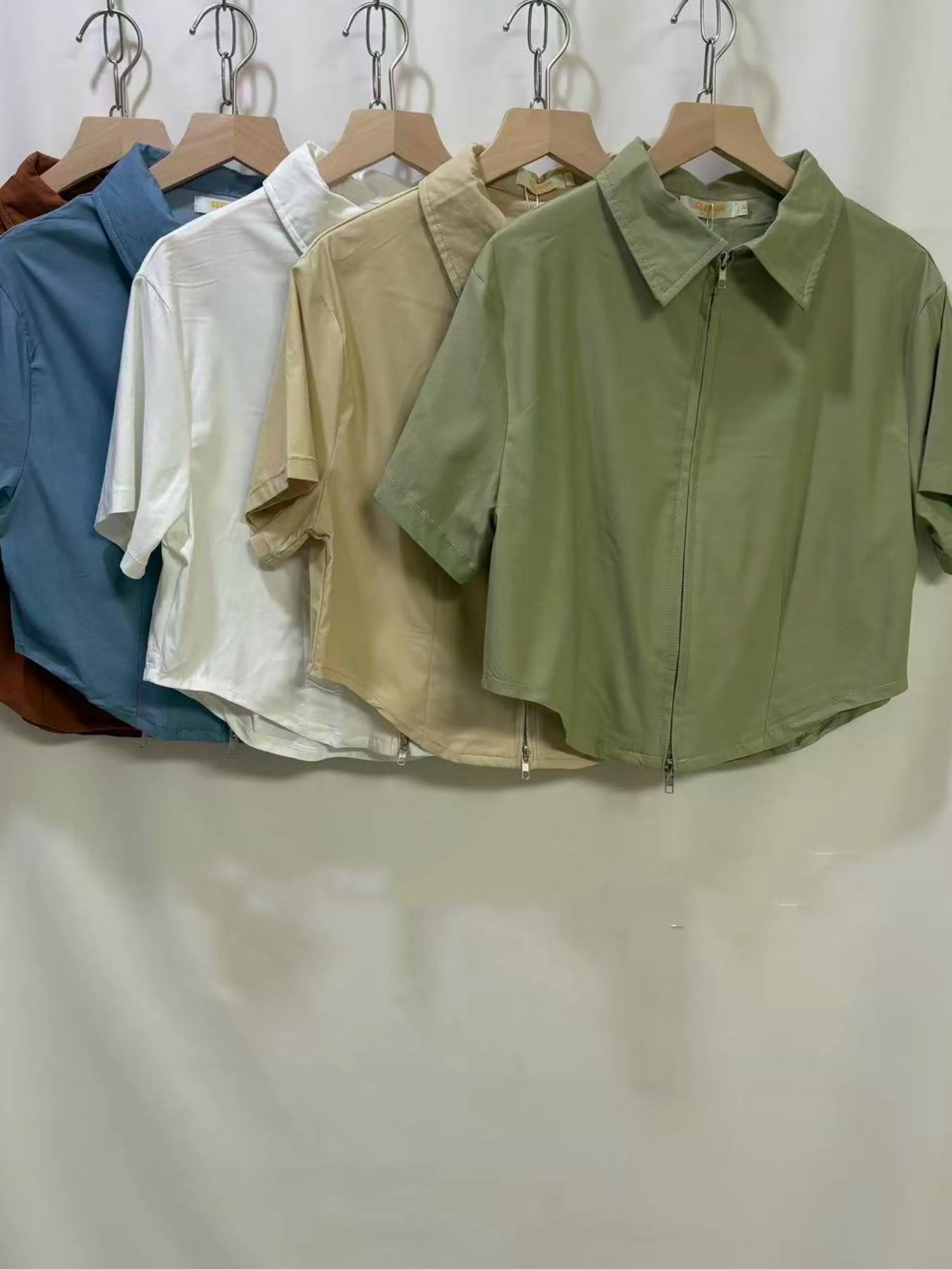 Blusa de cropped com zíper e elastano importado pedro ji