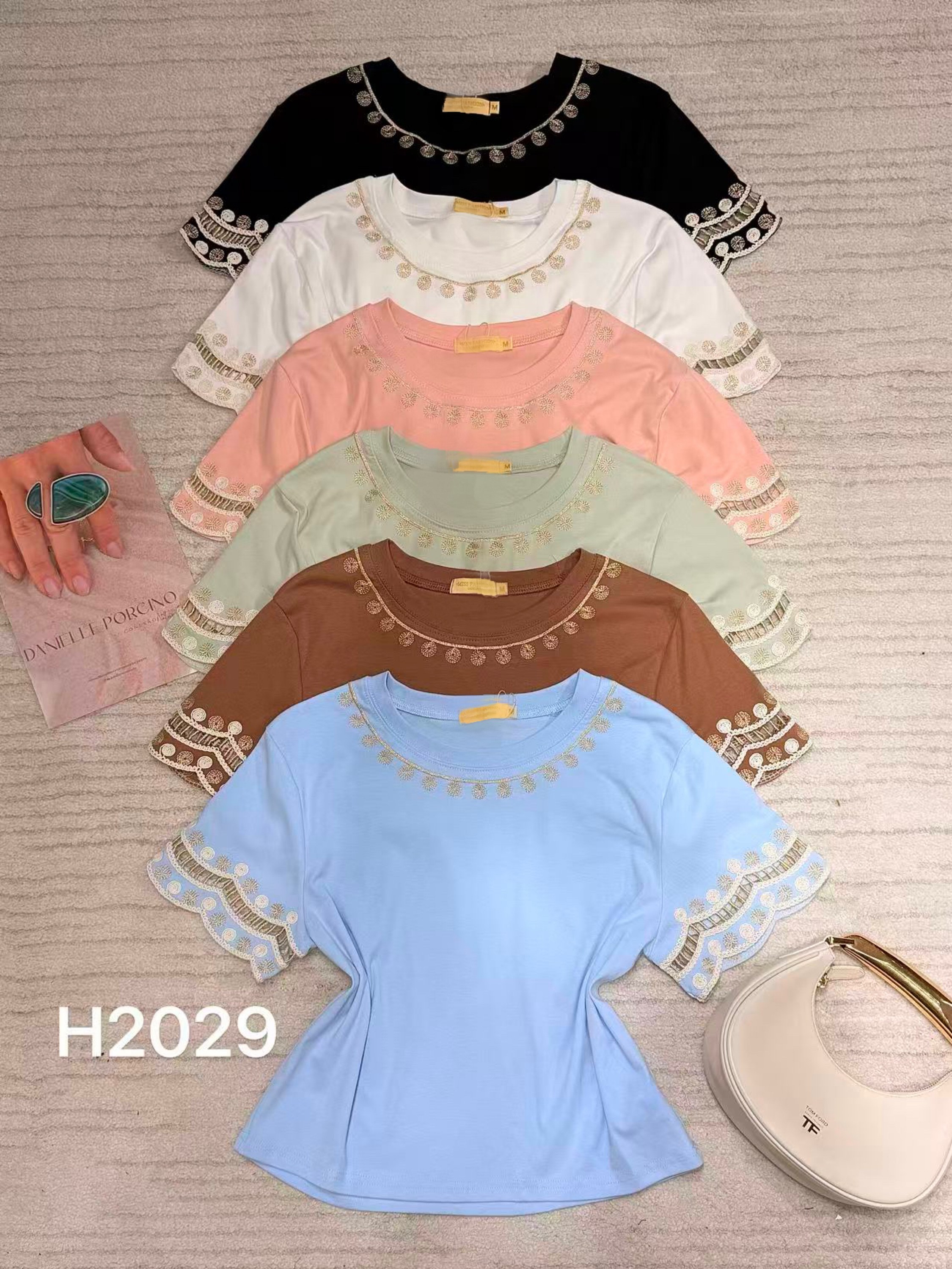Blusa cropped de algodão com bordado importado pedro ji