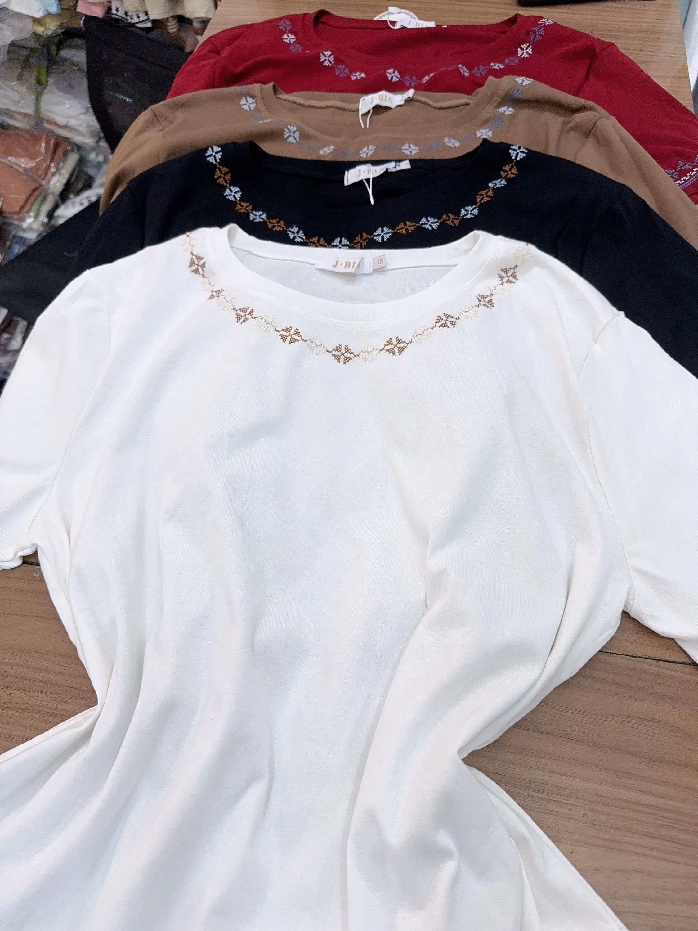 Blusa de algodão com bordado (plus )importado pedro ji