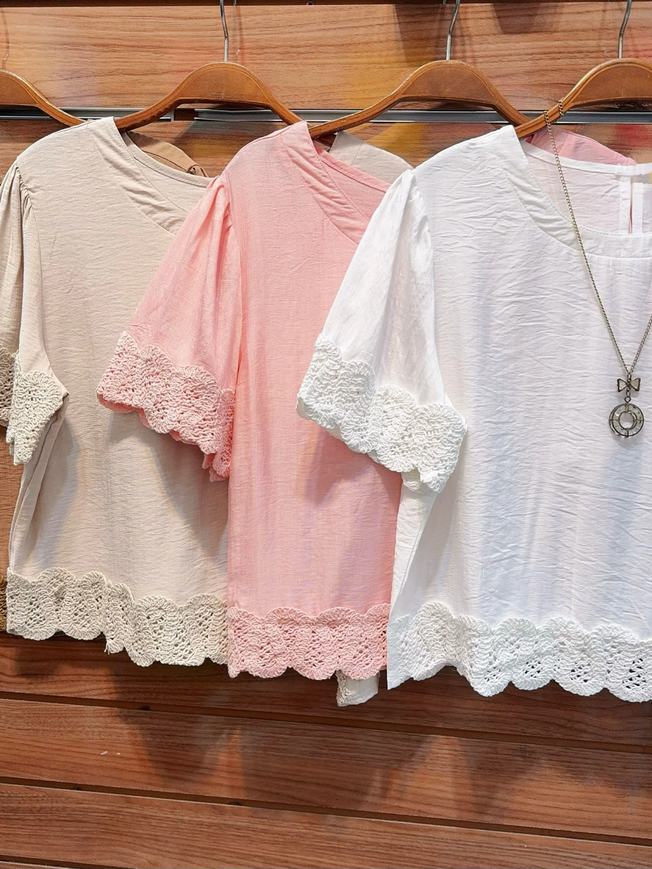 Blusa de cropped com bordado importado pedro ji