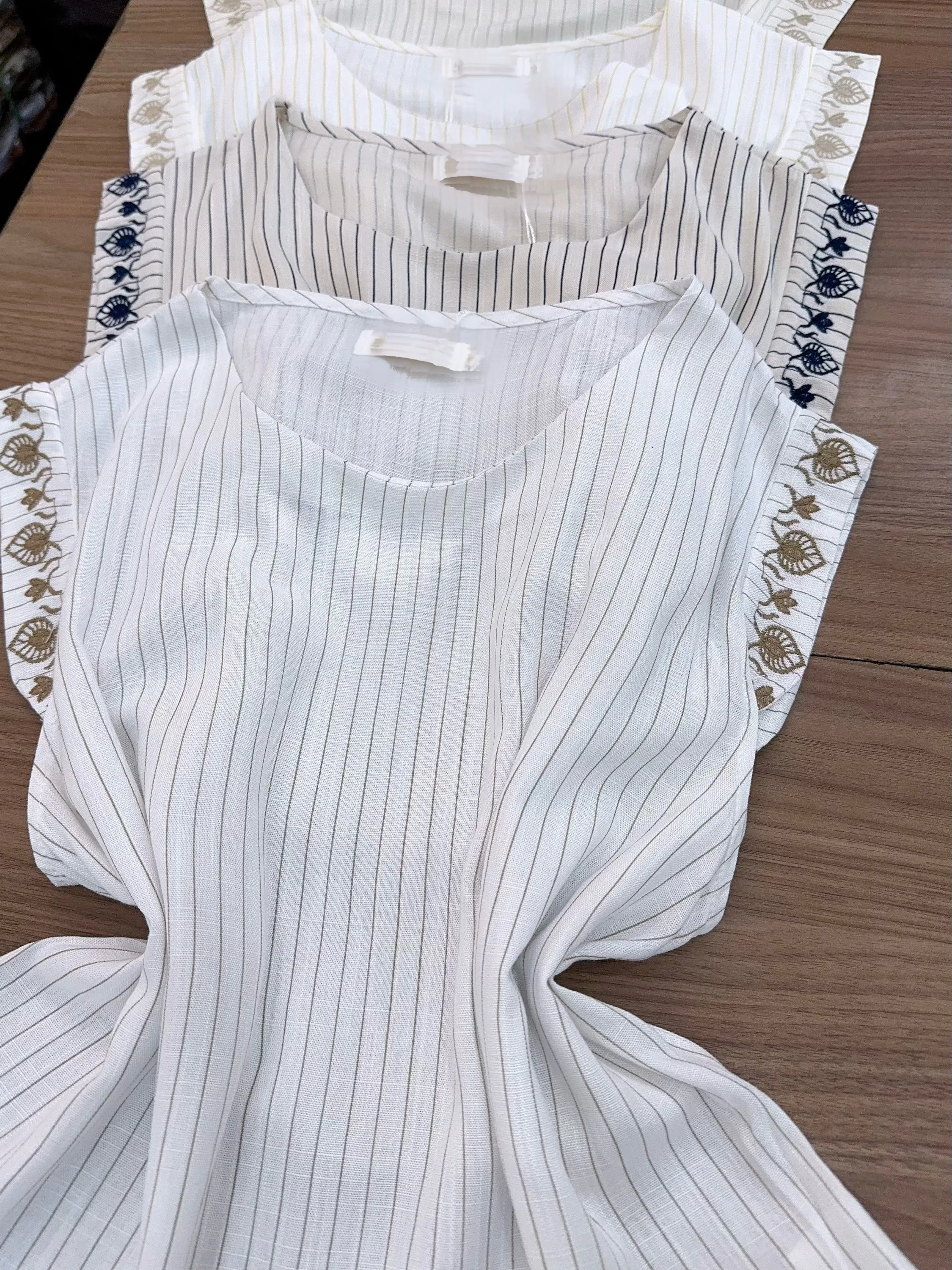Blusa cropped listrada linho importado pedro ji