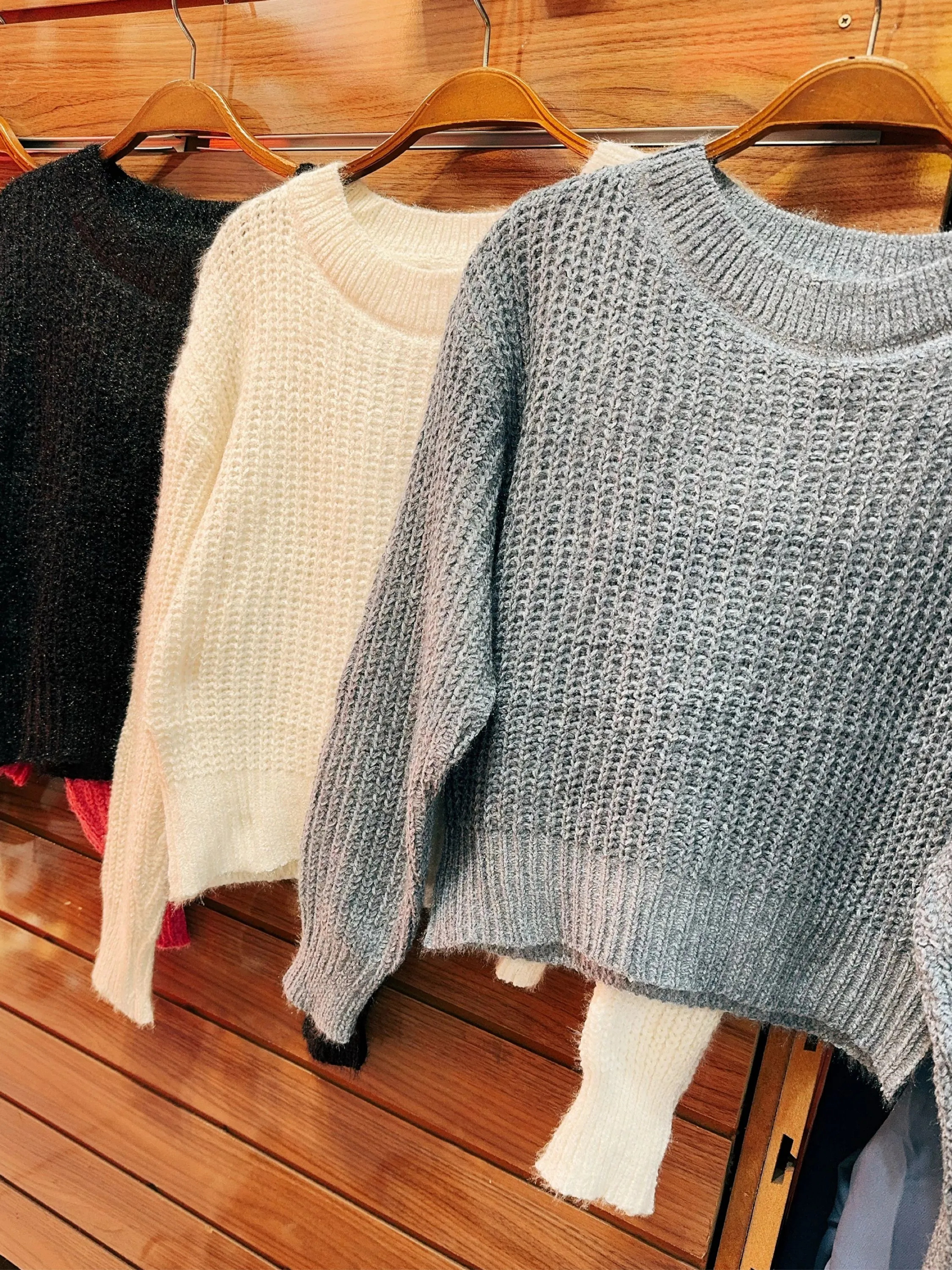 Blusa de chenille com pelinhos importado pedro ji