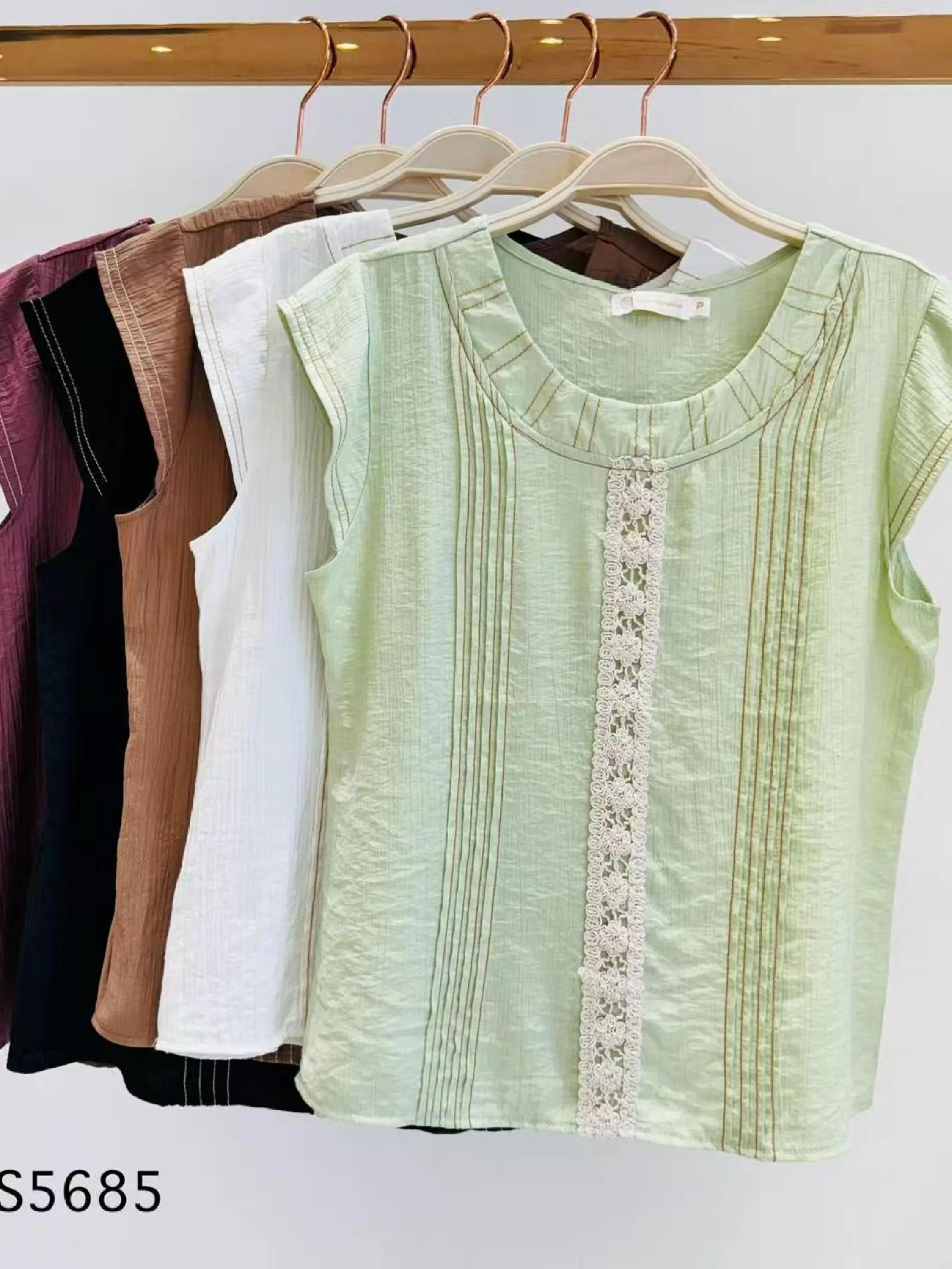 Blusa com bordado importado pedroji