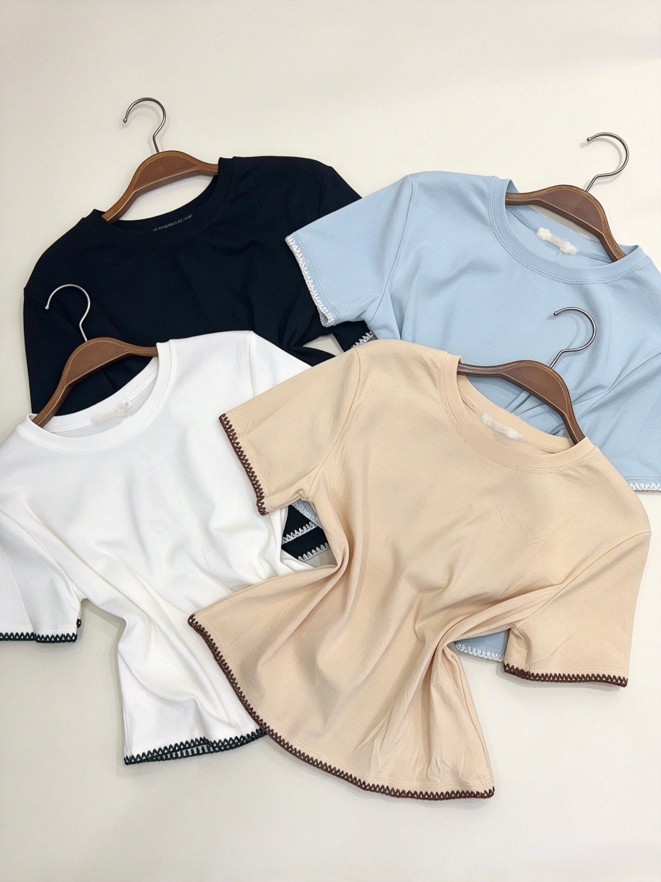 Blusa de cropped algodão com bordado importado Pedro ji