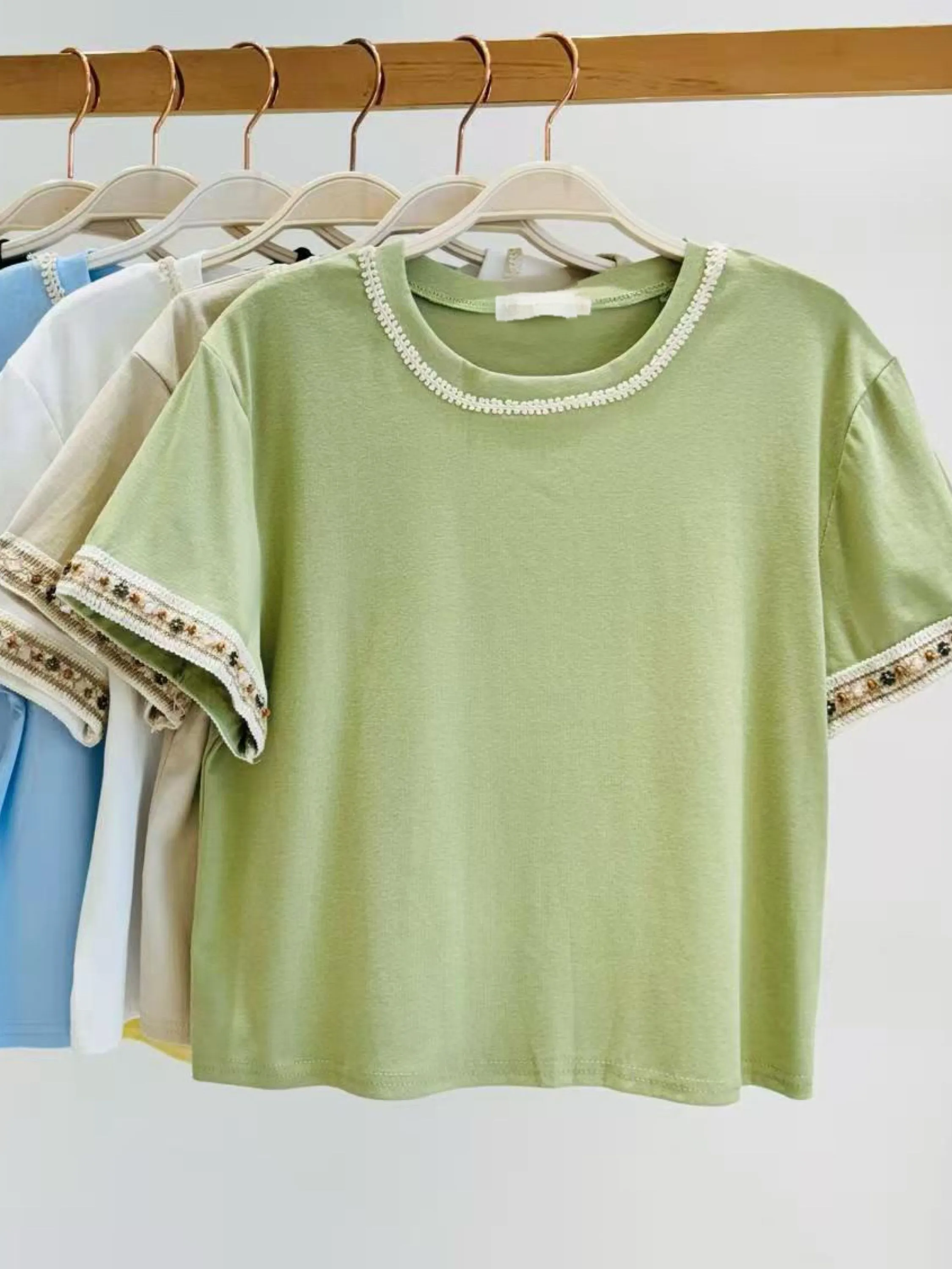 Blusa de cropped algodão com bordado importado pedro ji