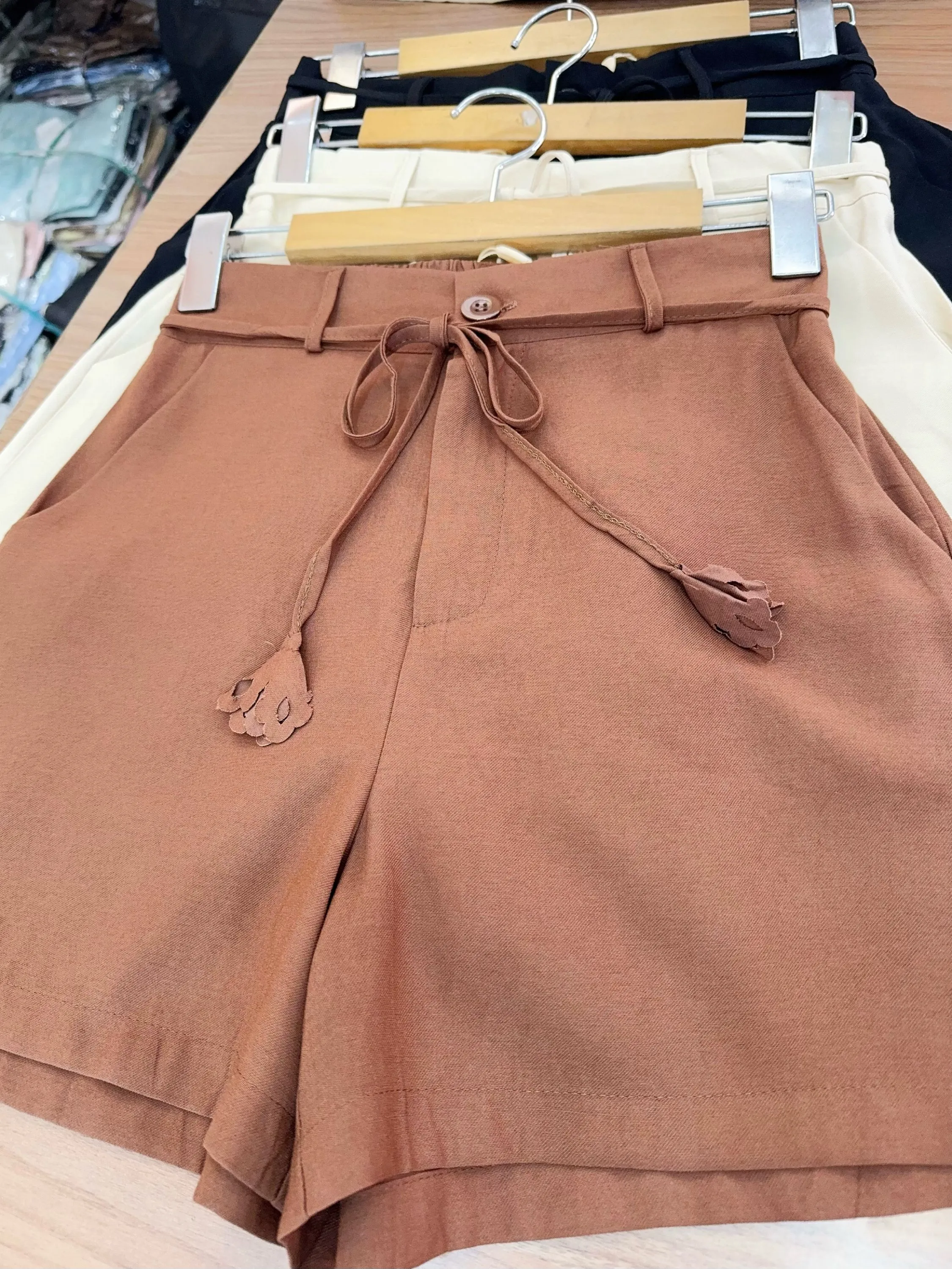 Short com cinto marrant importado pedro ji