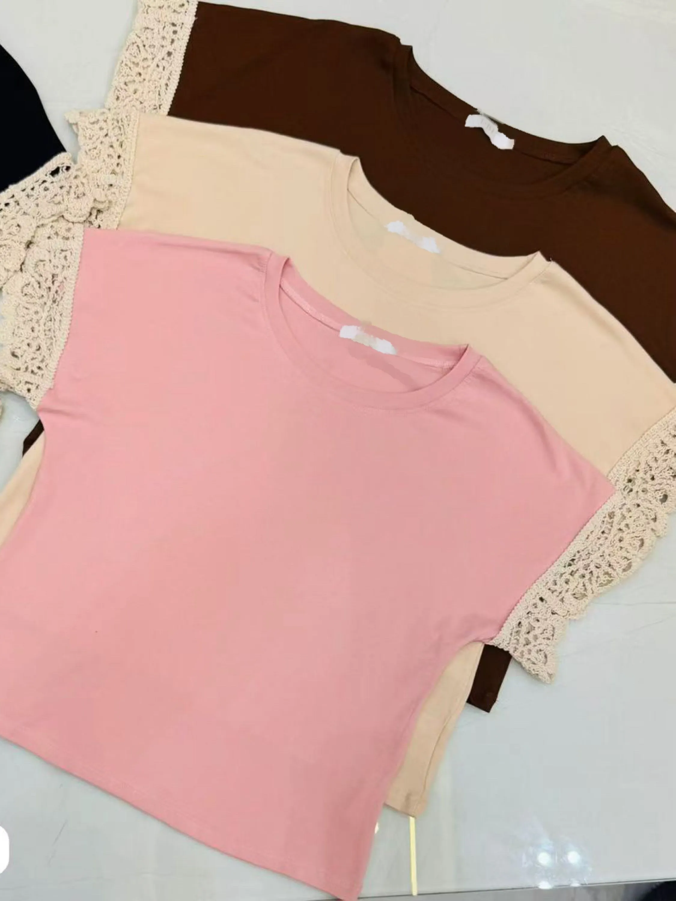 Blusa de cropped manga com bordado importado pedro ji