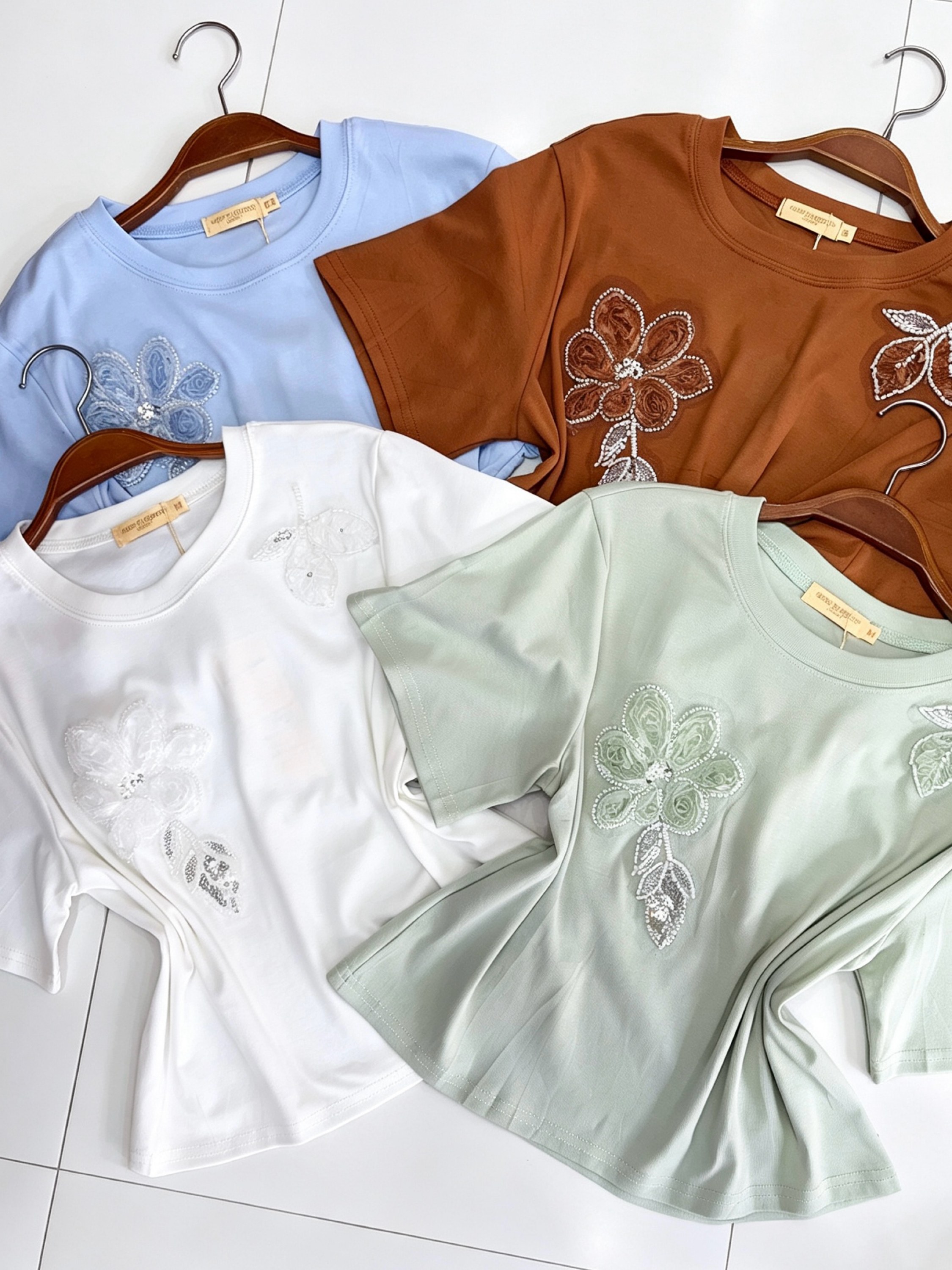 Blusa de cropped algodão com bordado importado Pedro ji