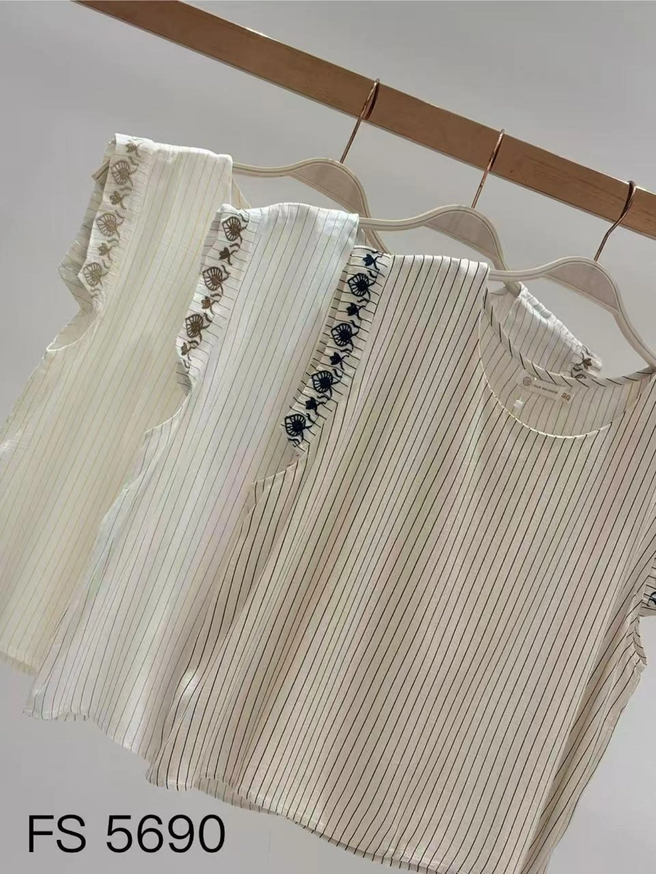 Blusa cropped listrada linho importado pedro ji