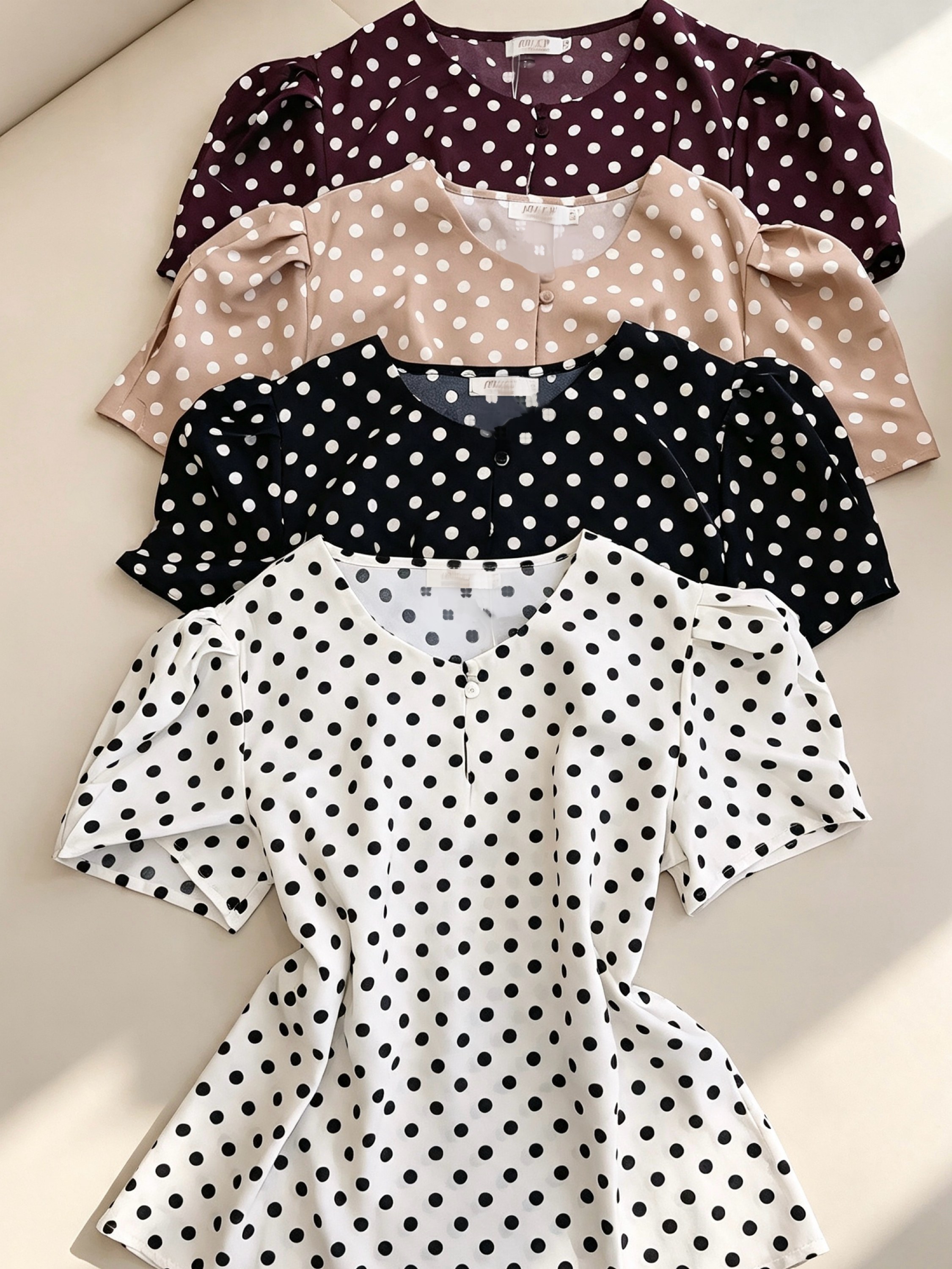 Blusa de bolinha importado pedro ji