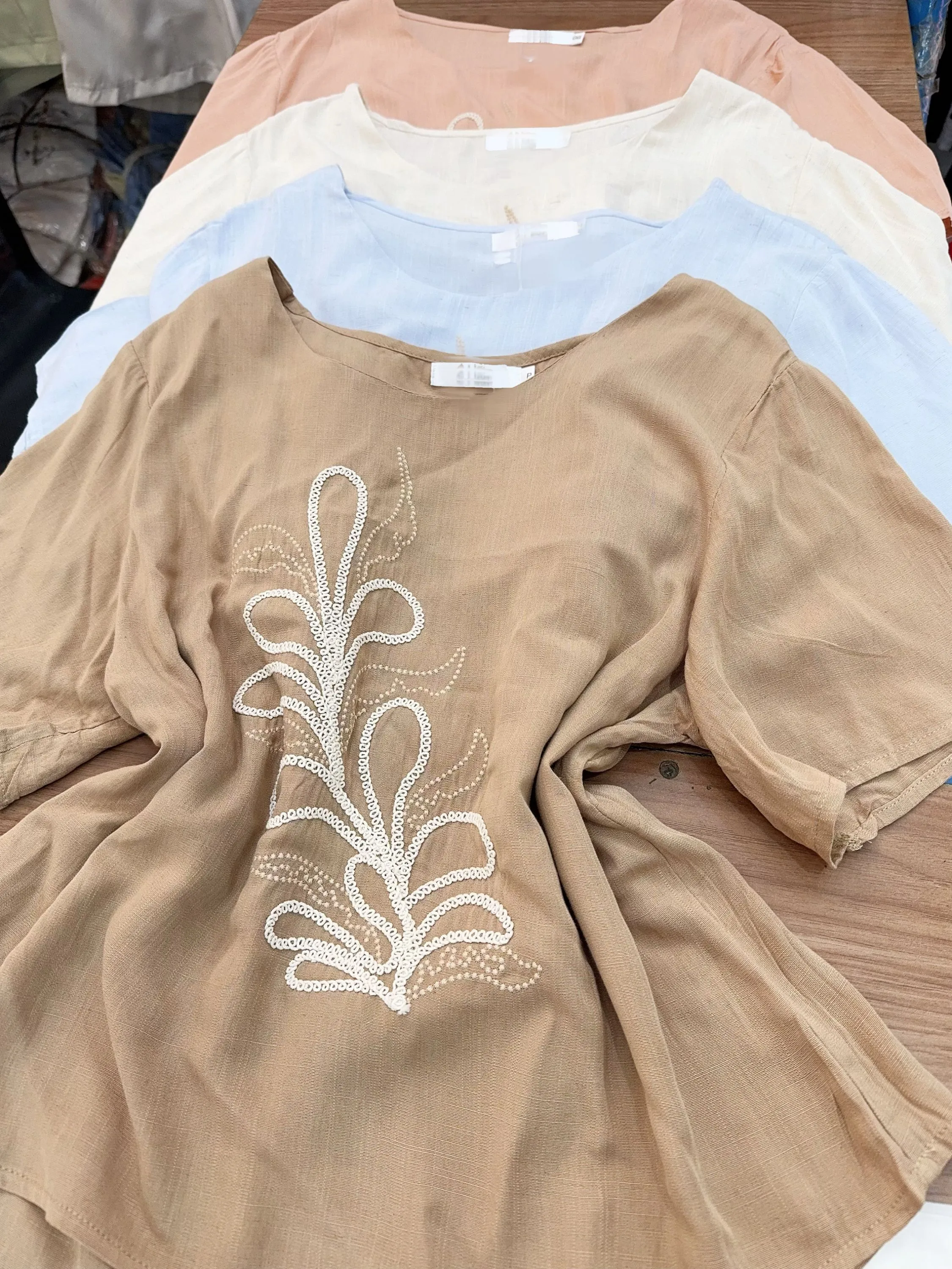 Blusa de linho com bordado importado pedro ji