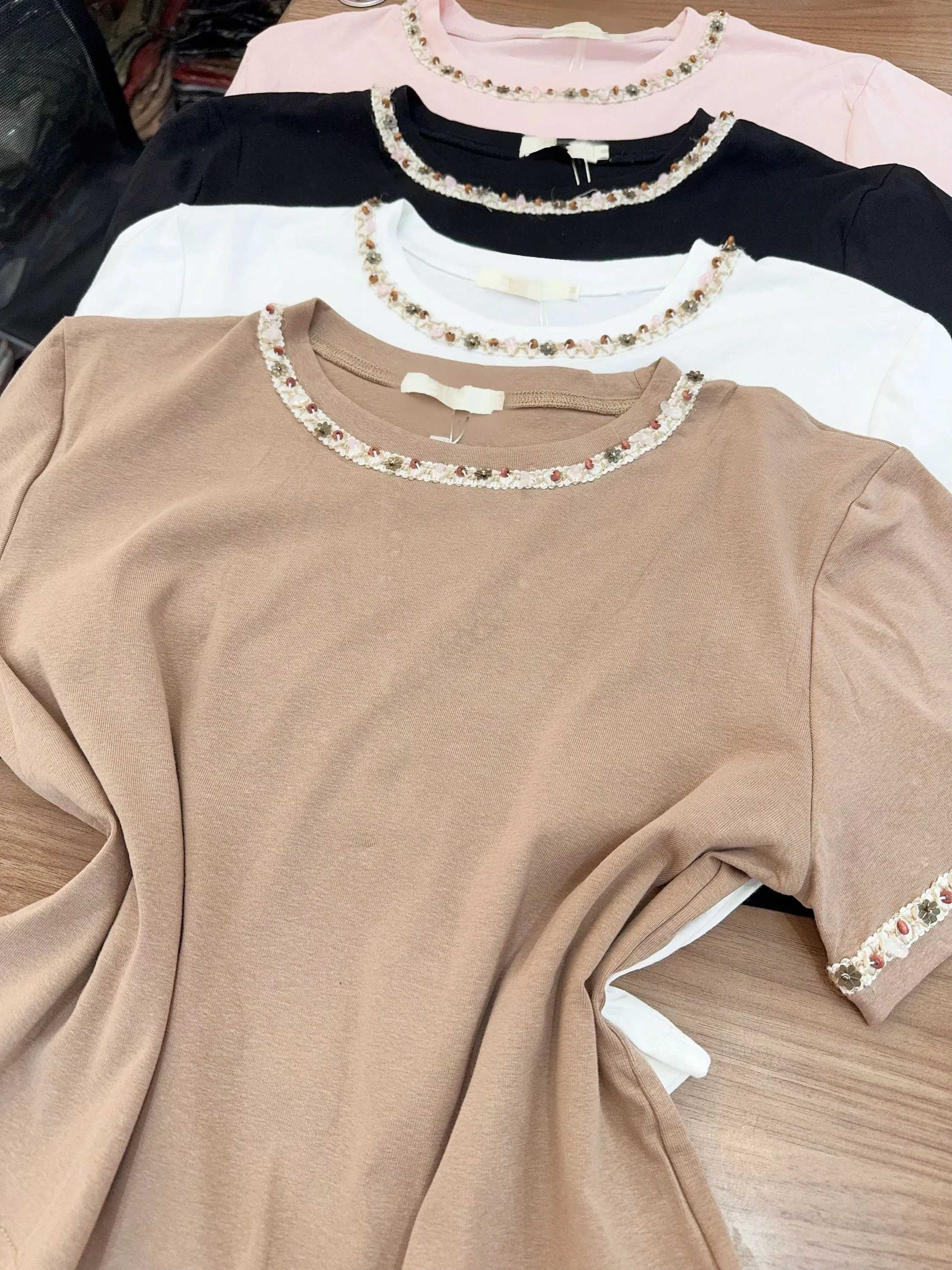 Blusa de cropped com bordado importado pedro ji