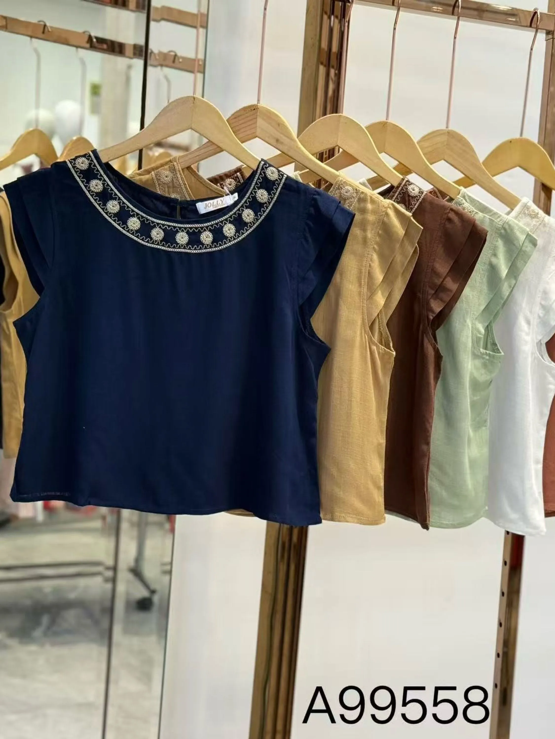 Blusa de cropped com bordado importado pedro ji