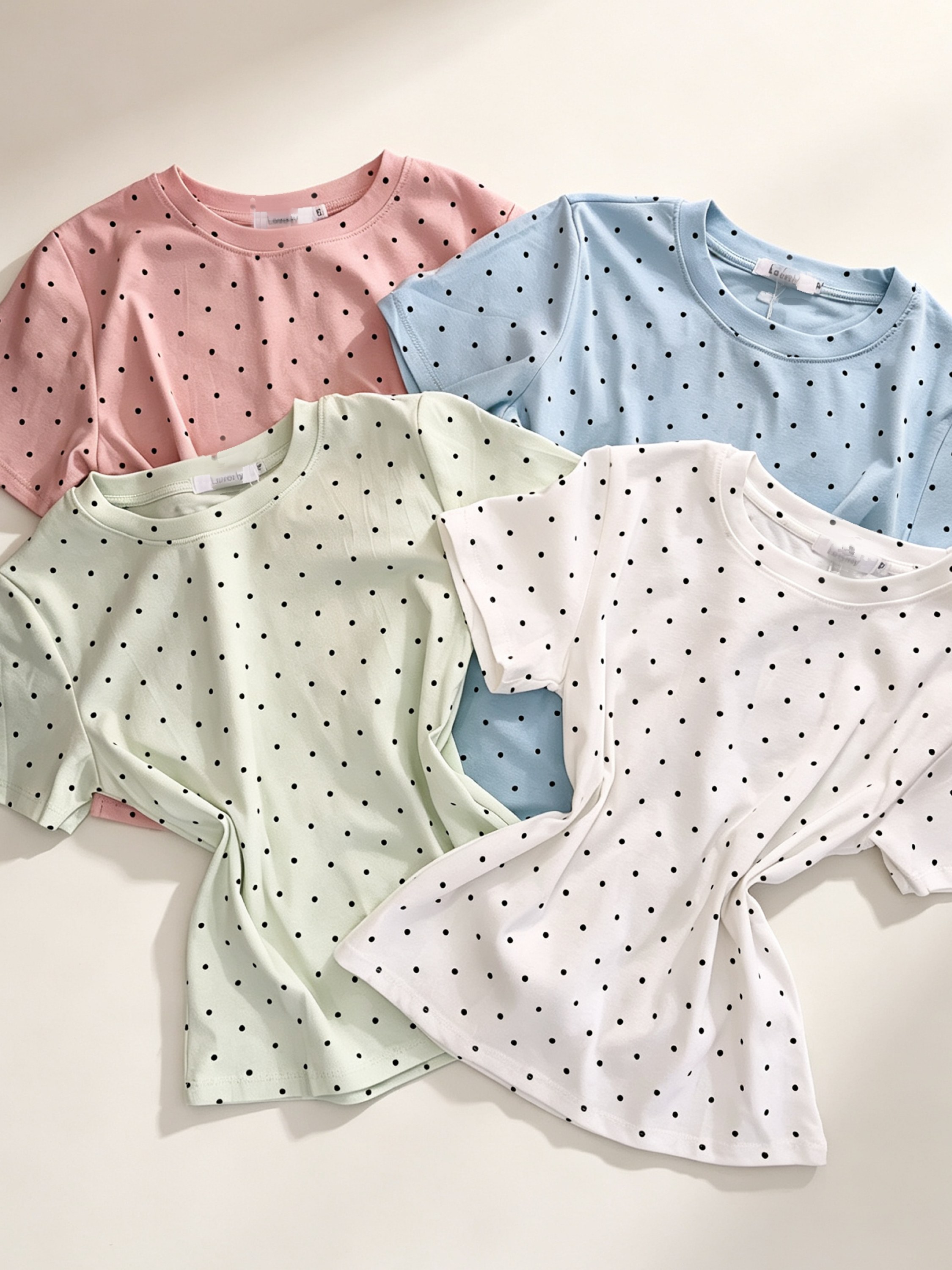 Blusa de cropped bolinha importado Pedro ji