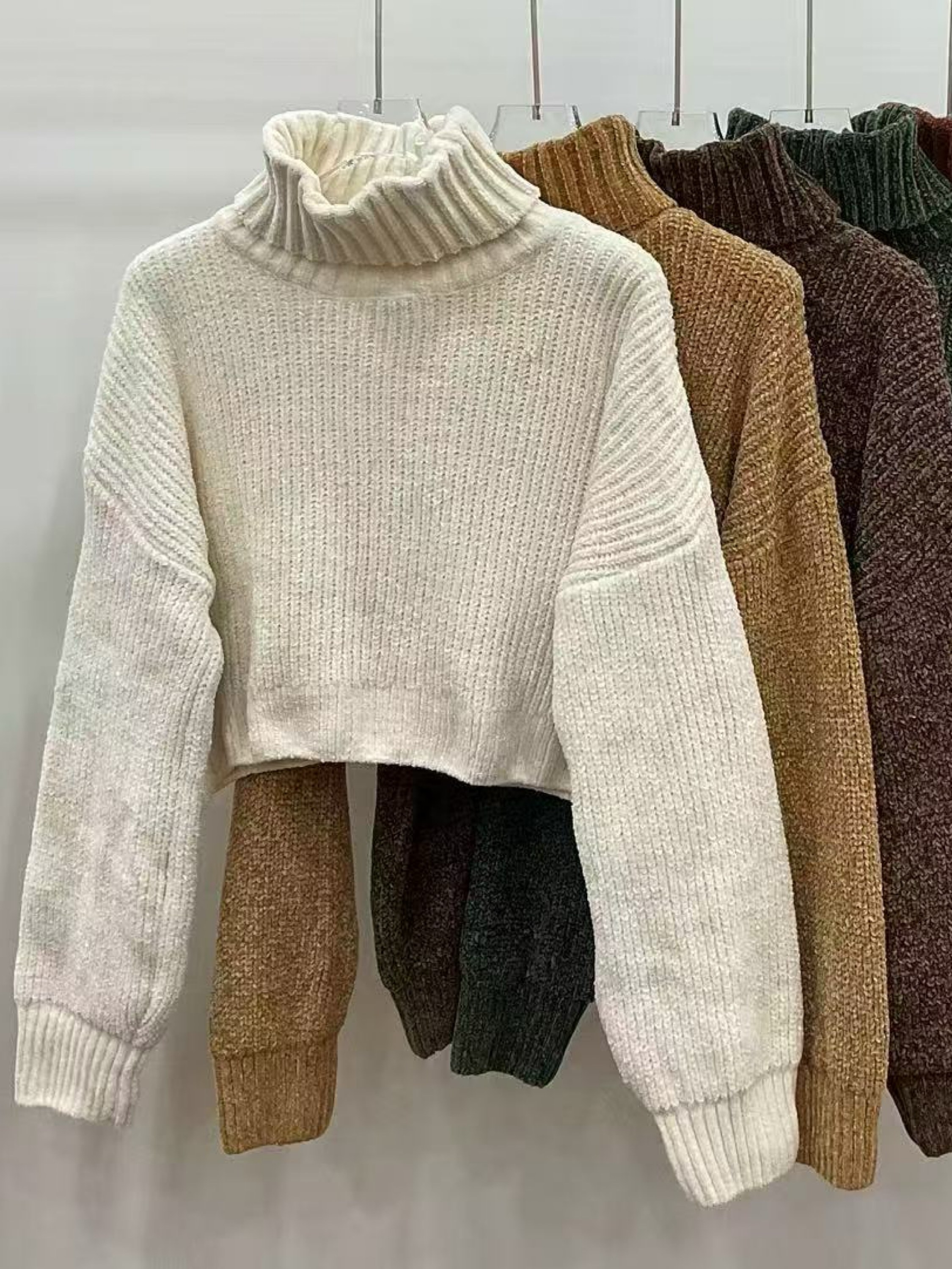 Blusa de cropped gola alta chenile importado pedro ji