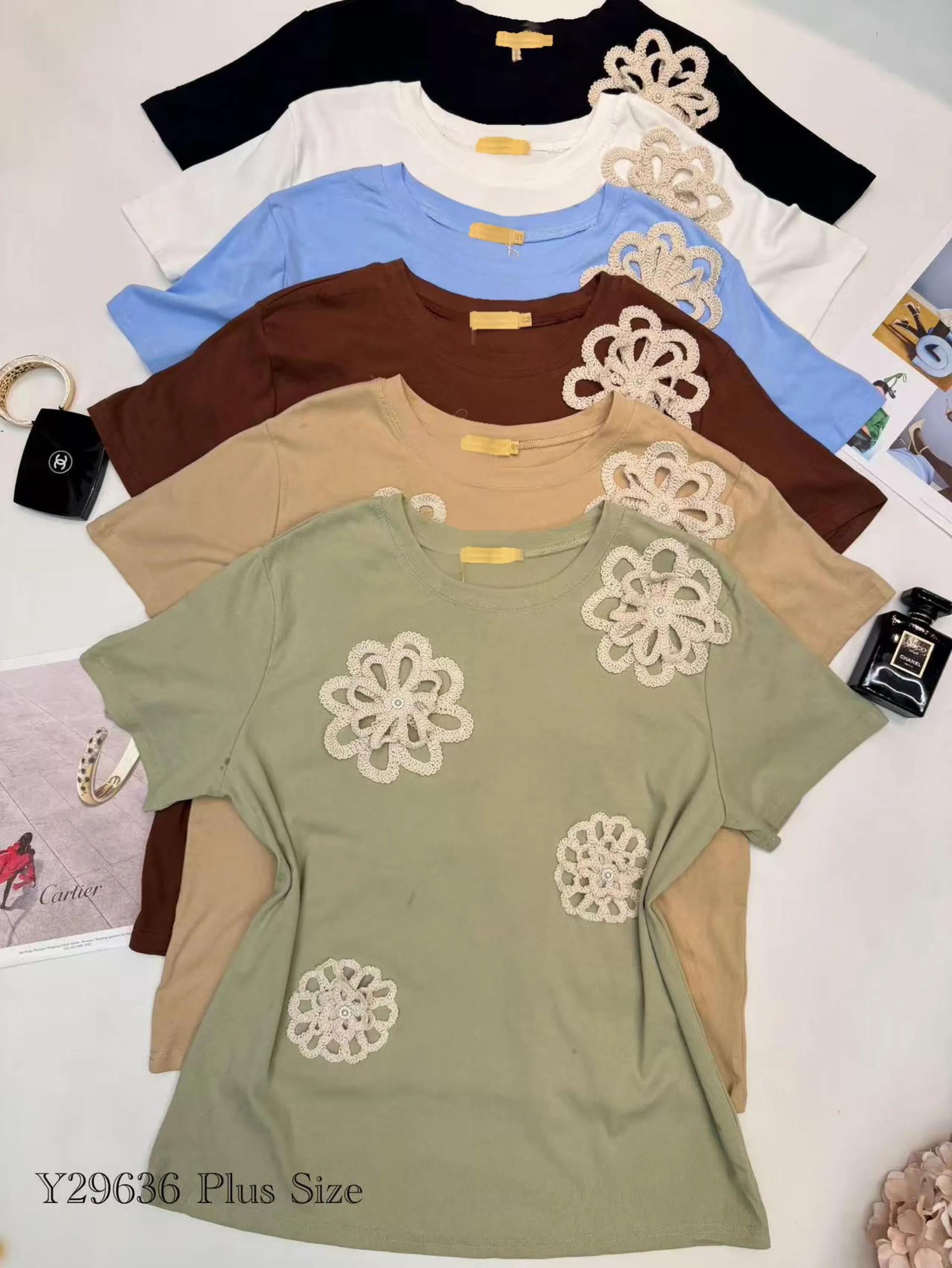 Blusa plus (G1-G3) com bordado importado pedroji