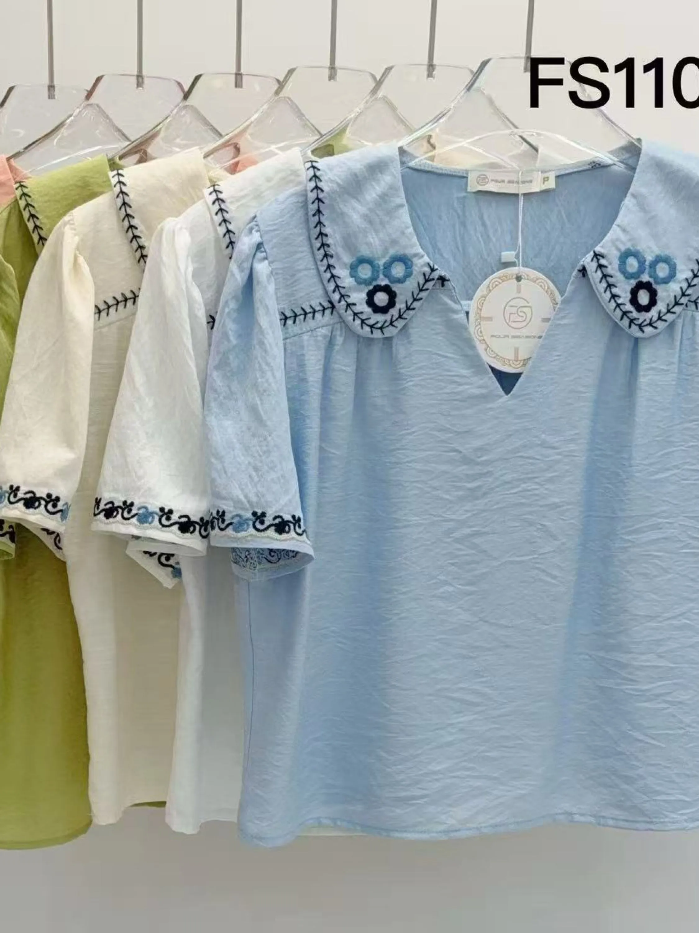 Blusa de cropped com bordado importado pedroji