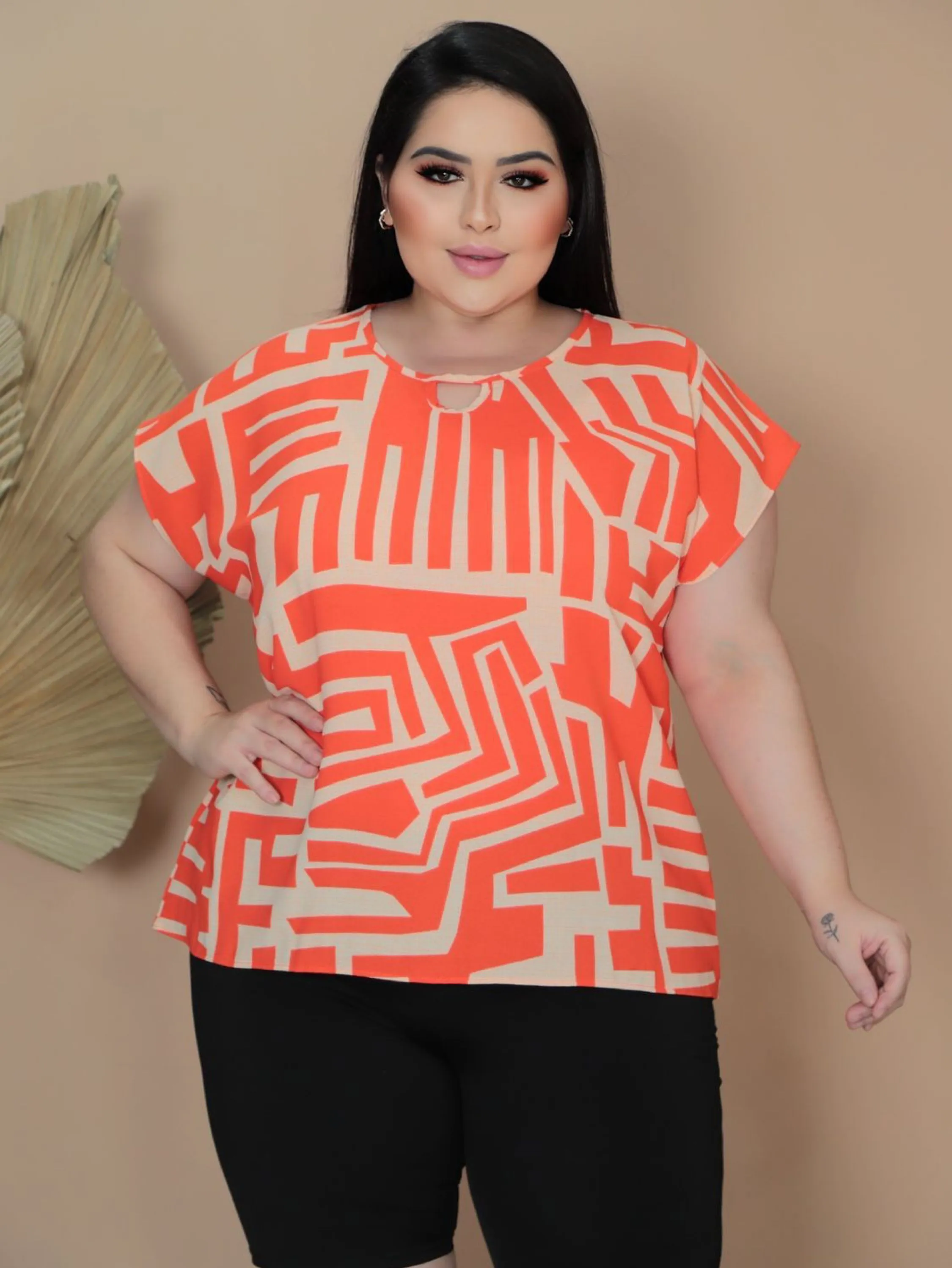 Blusa manga curta estampado plus size pedro ji