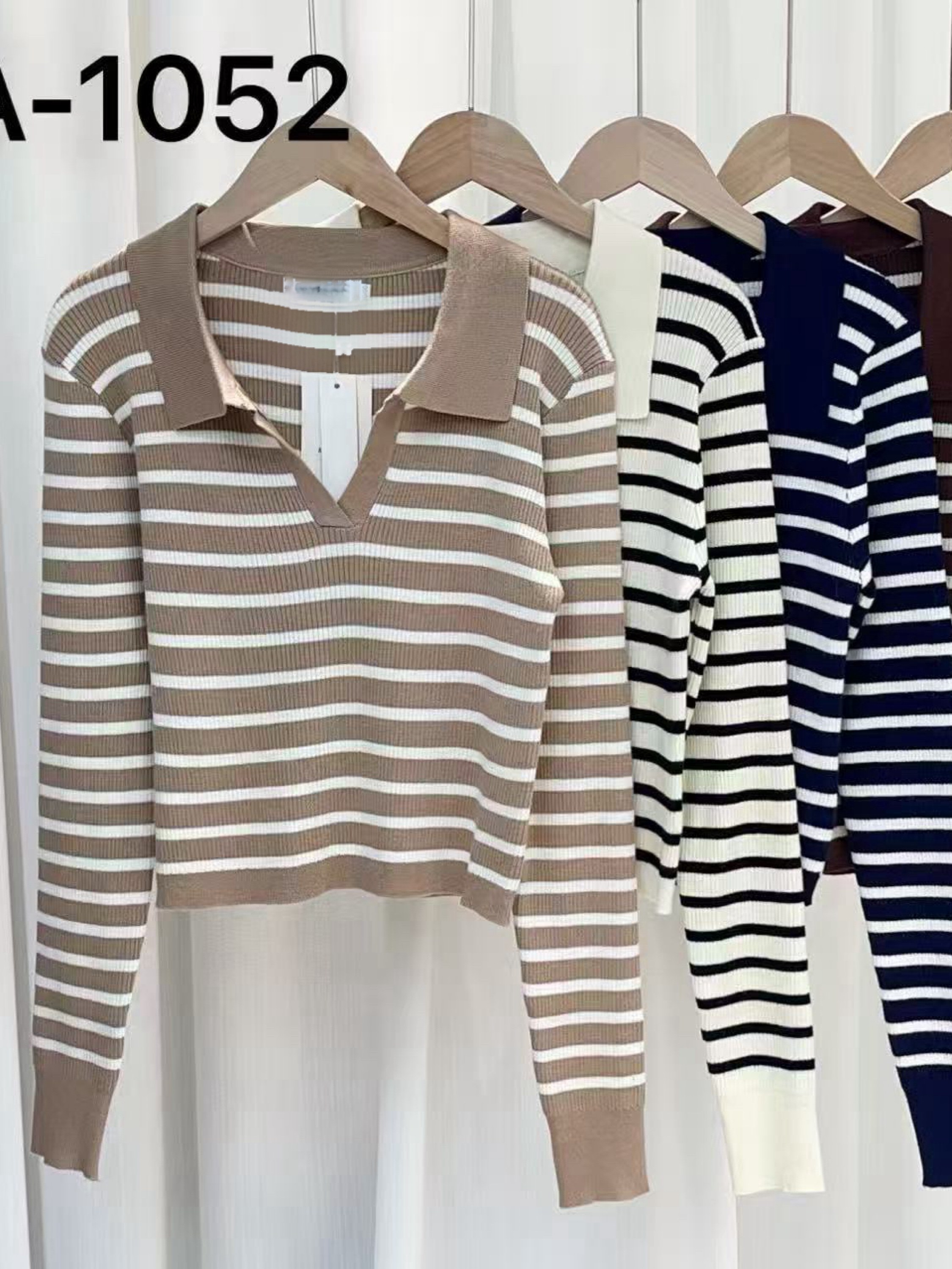 Blusa de cropped listrada importado pedro ji