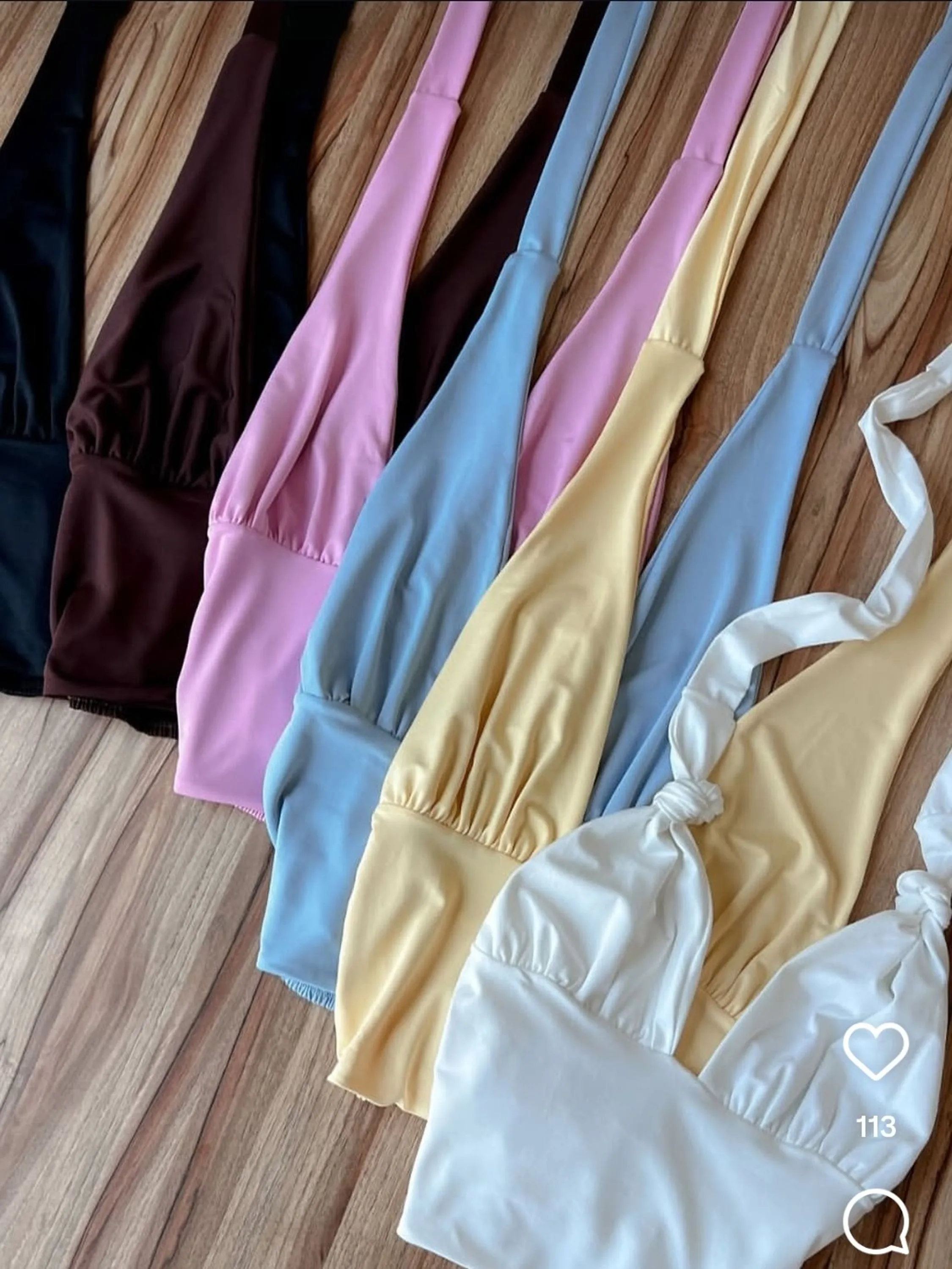 Blusa básica decote e amarração no pescoço (bojo removível)