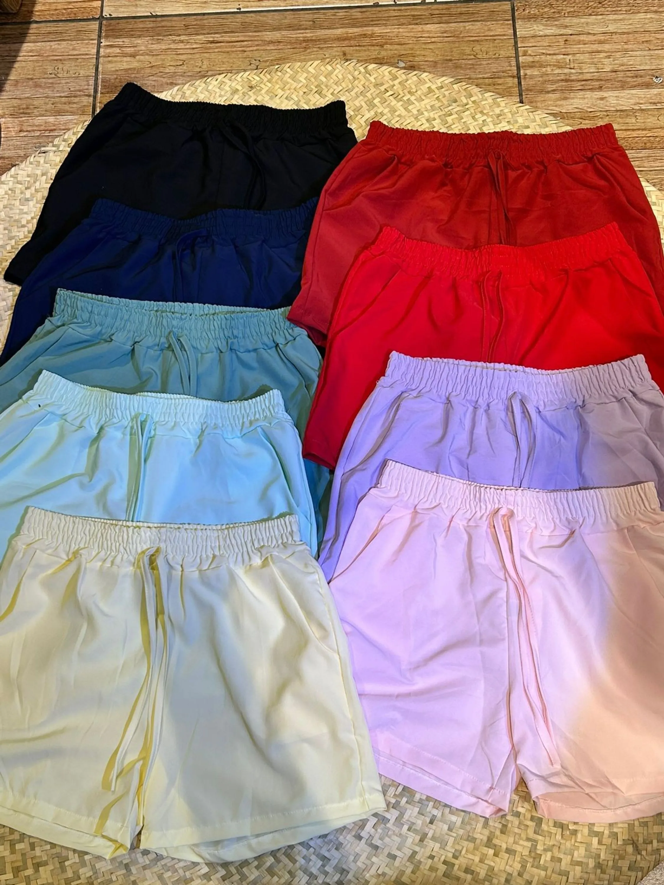 Shorts crepinho básico confortável feminino