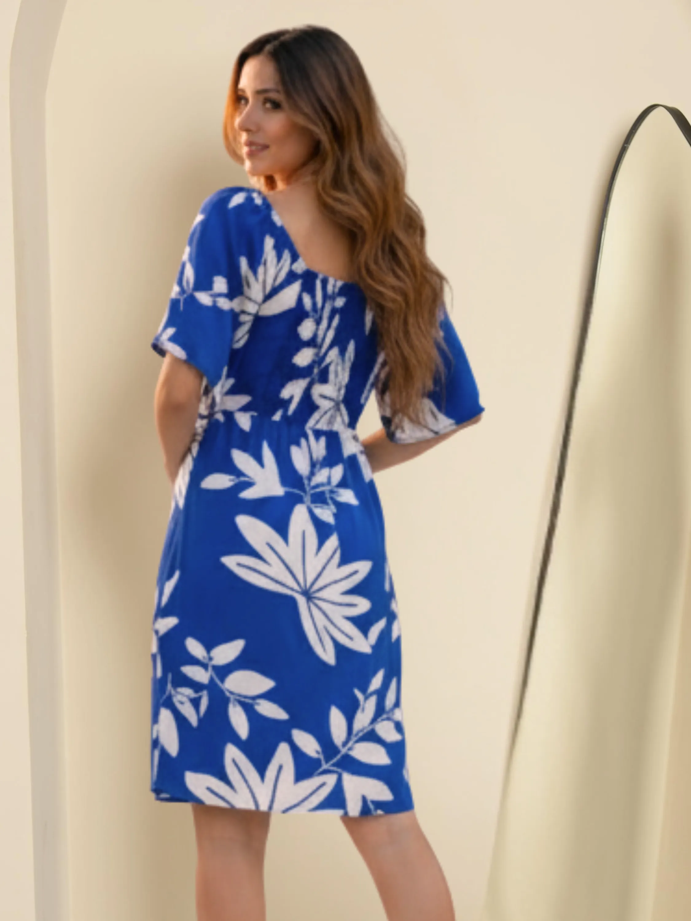 Vestido curto evangélico estampado manga flare