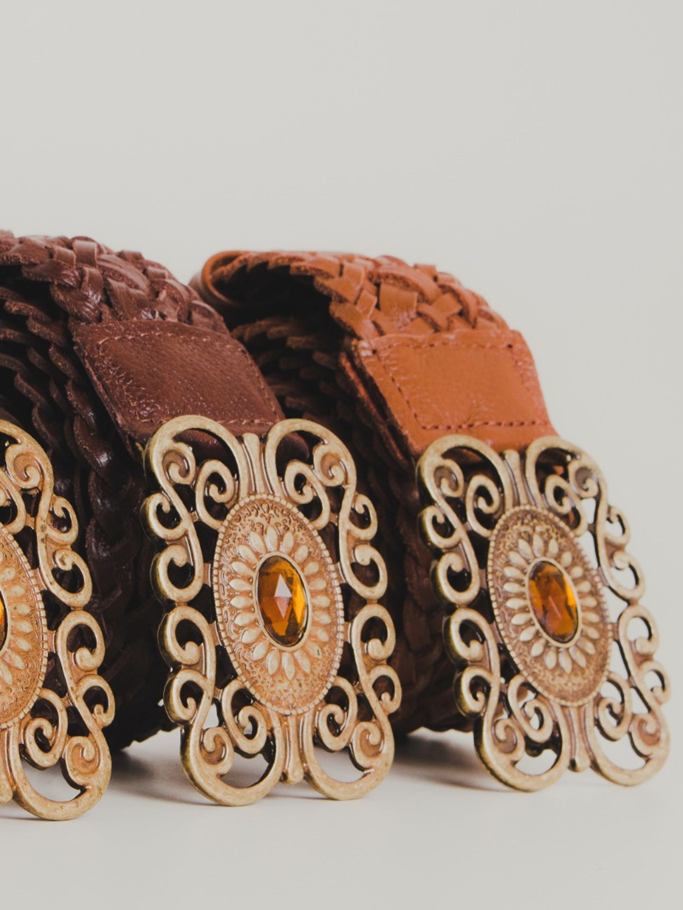 Cinto boho em couro trançado 20357992