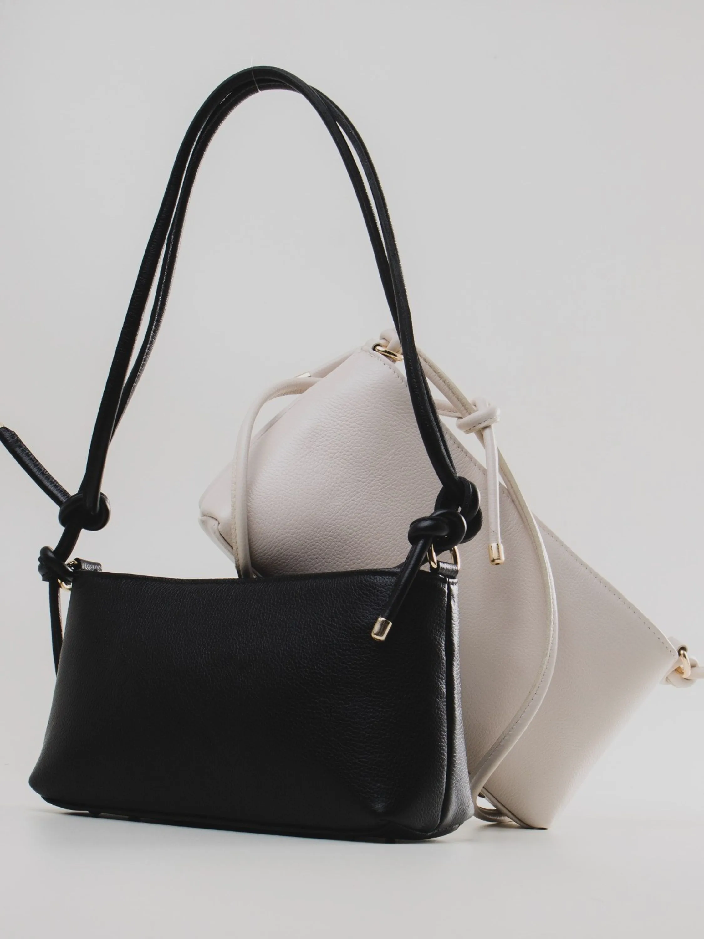 Bolsa baguete em couro 10650188