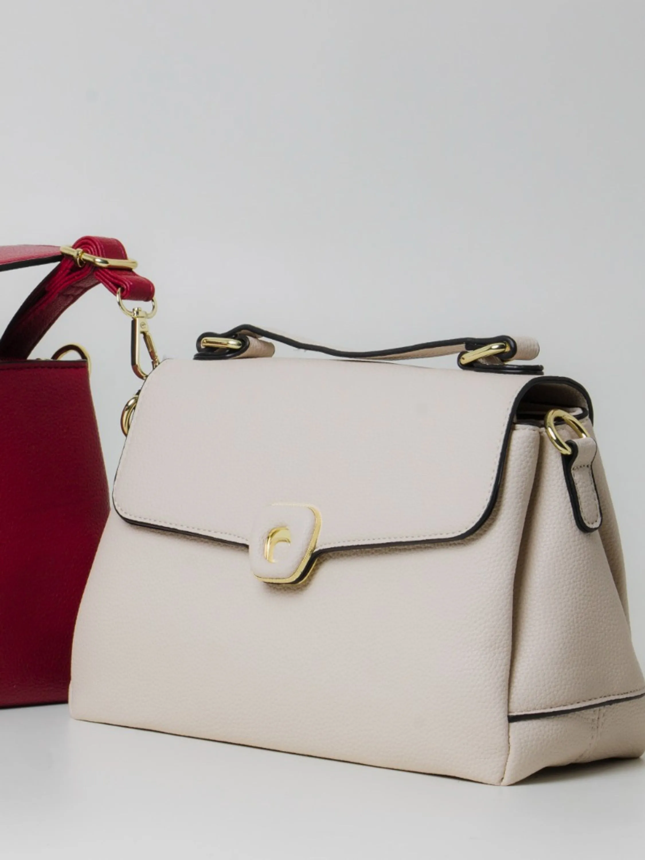 Bolsa clássica e elegante 10758981