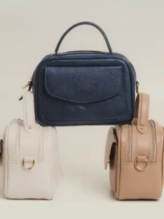 Bolsa transversal em couro com bolso frontal 10130140