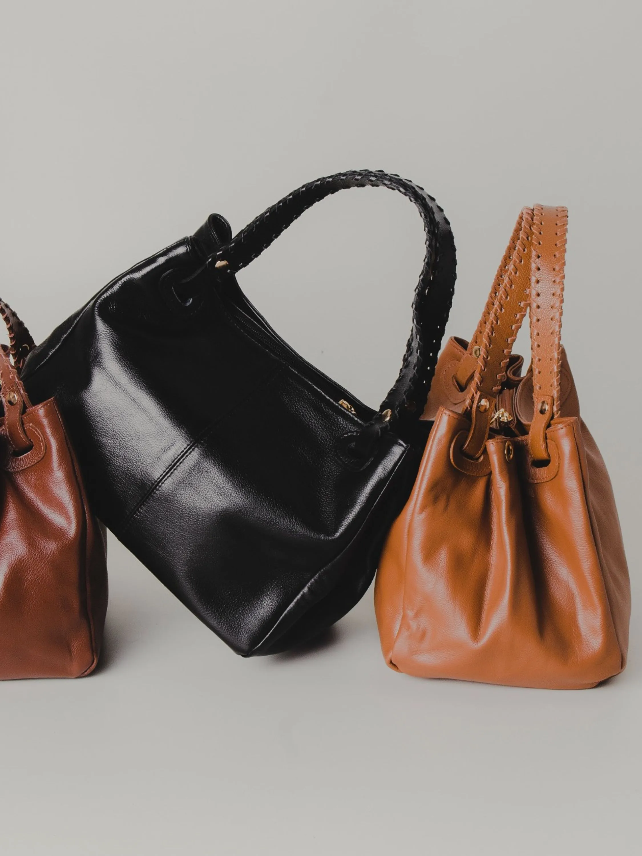 Bolsa estruturada em couro liso 10450299