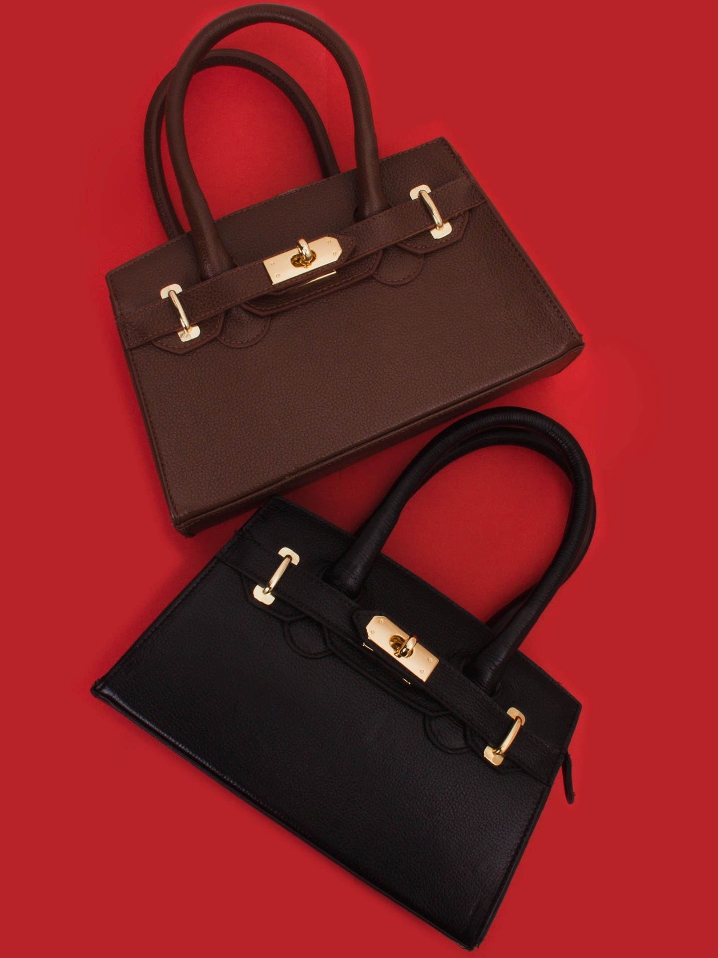 Bolsa em couro com fecho dourado 10250112