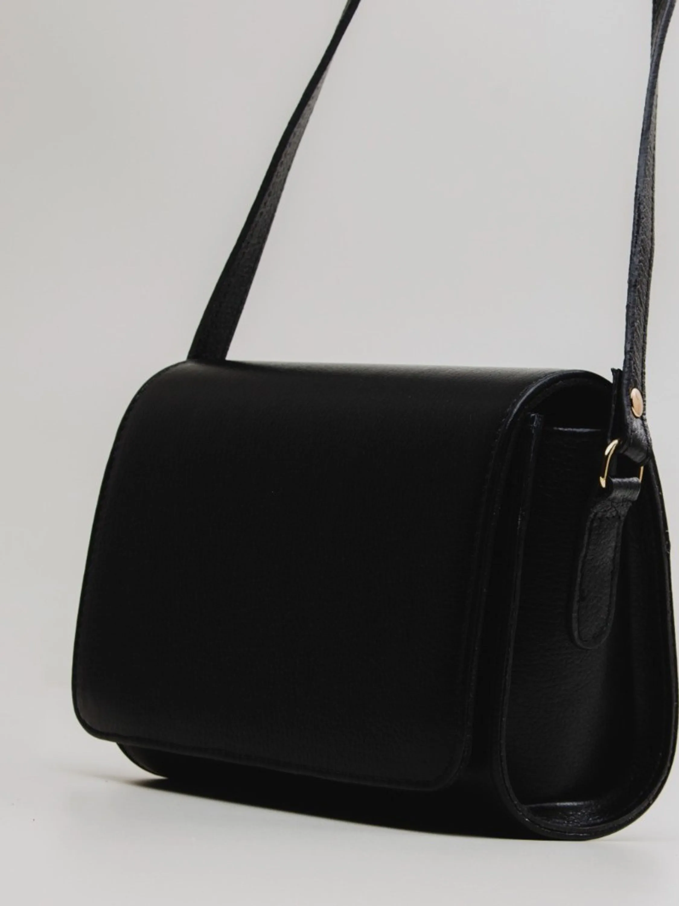 Bolsa transversal em couro 10650162