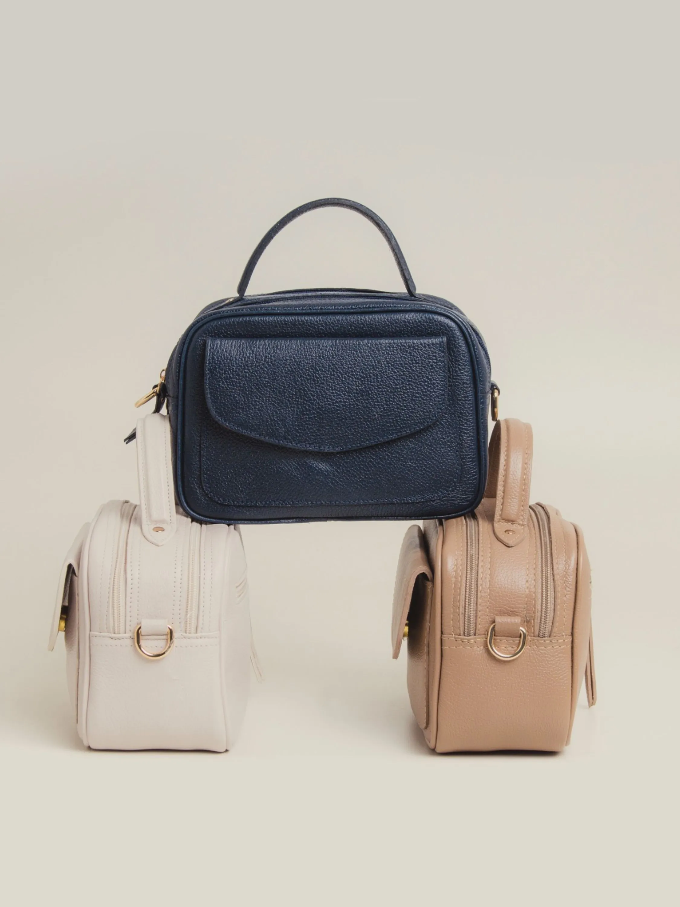 Bolsa transversal em couro com bolso frontal 10130140