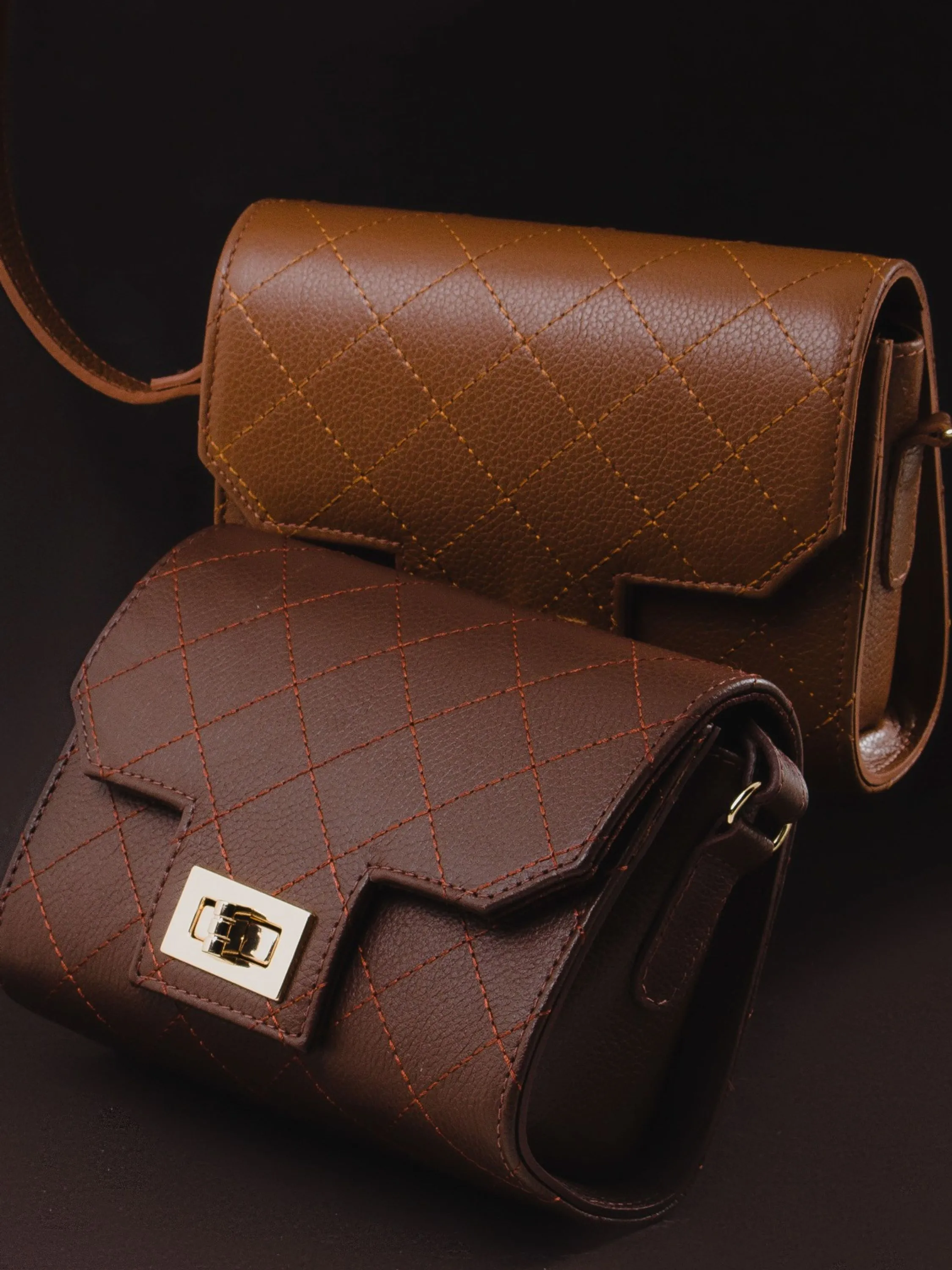 Bolsa transversal em couro legítimo 10650179