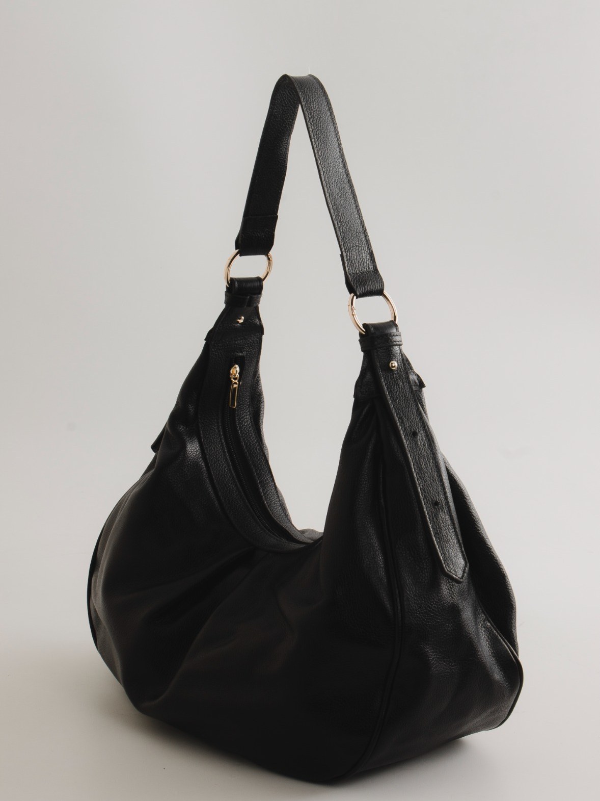 Bolsa redonda em couro 11150296