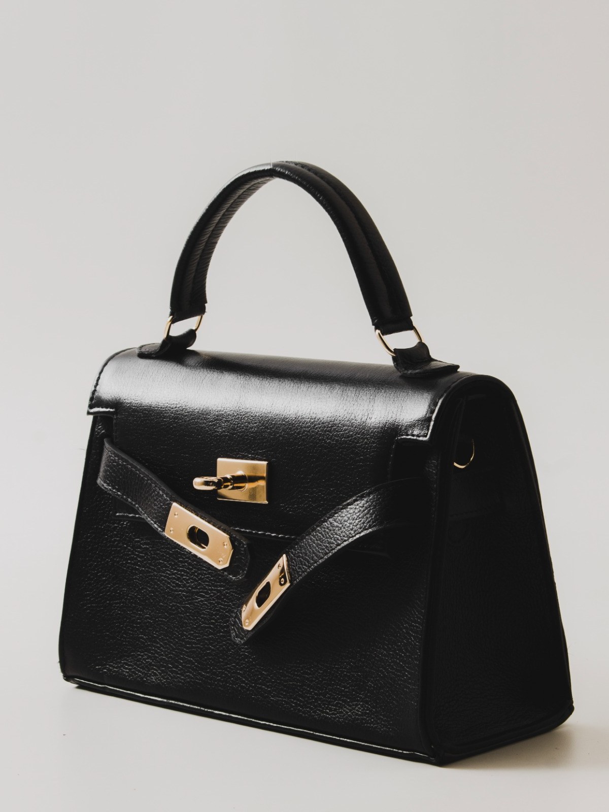 Bolsa em couro legítimo com design estruturado 11050238