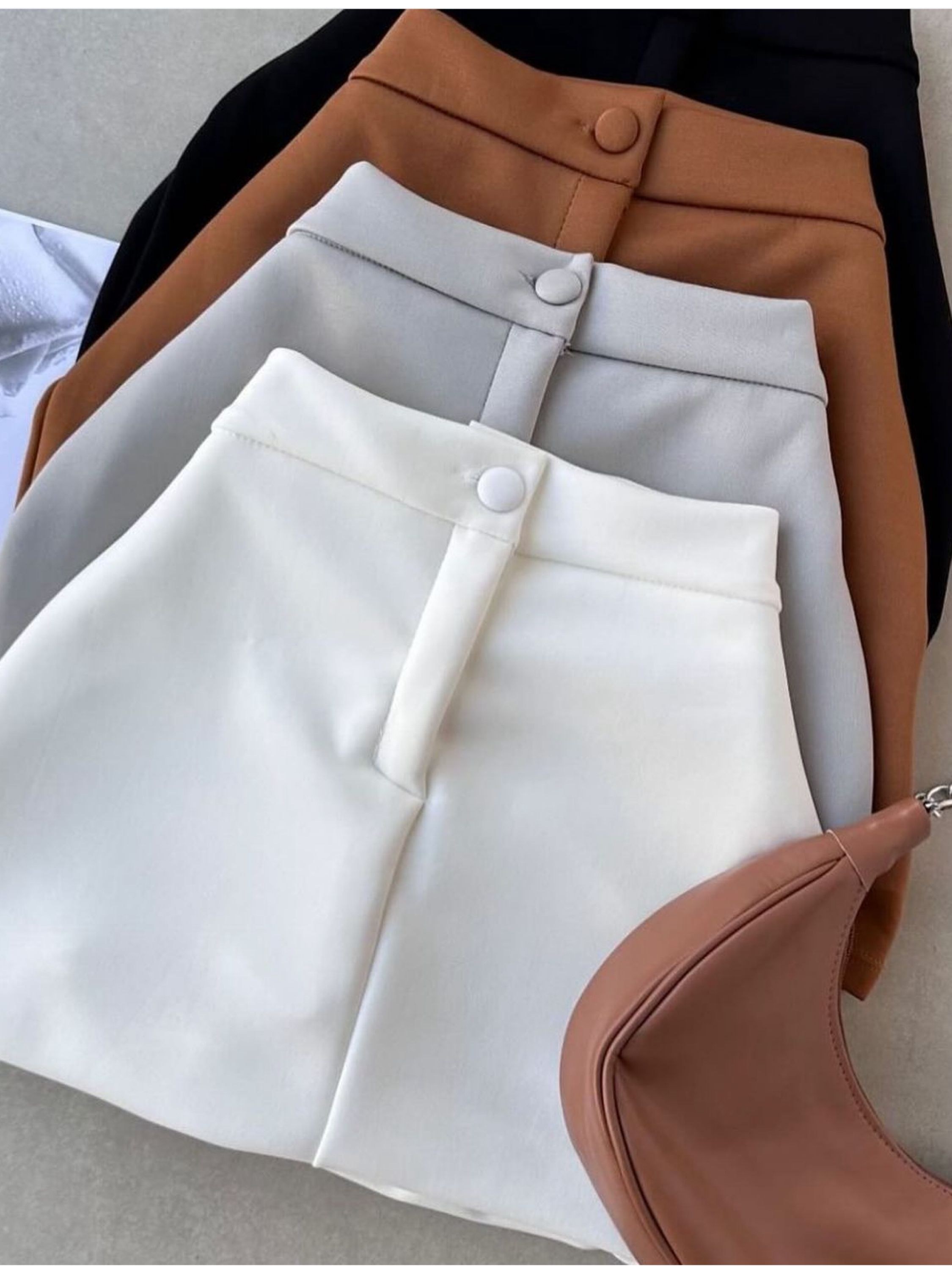 Short saia Botões alfaiataria