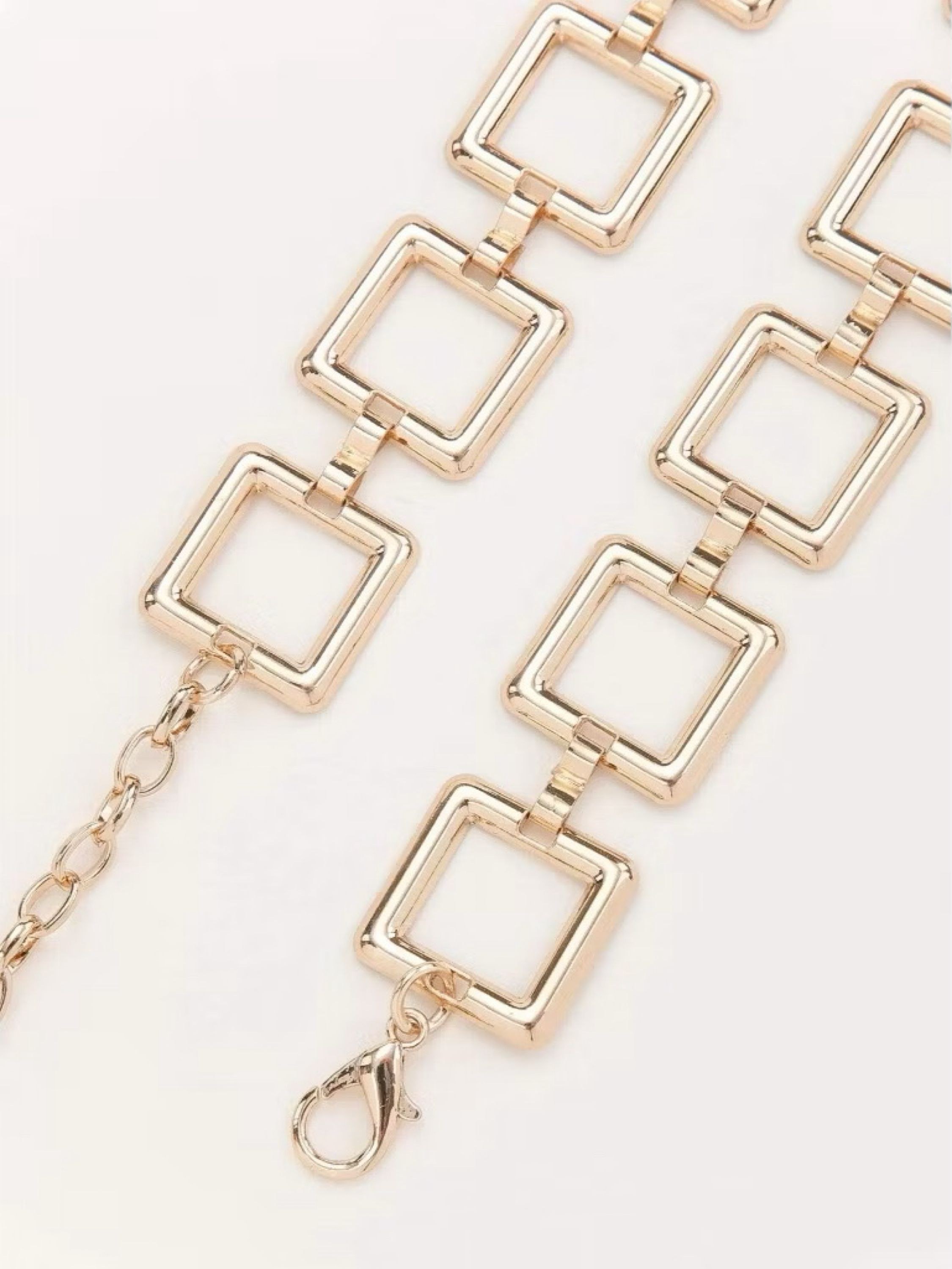 Cinto Corrente metalizado modelo cuadrado