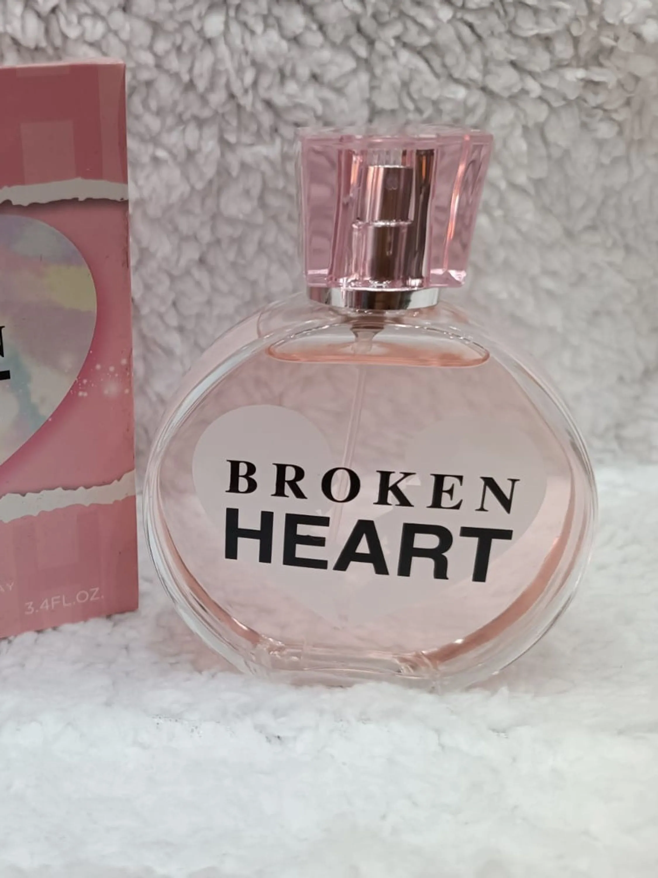 Perfume  feminino inspiração Broken Love ariana grande