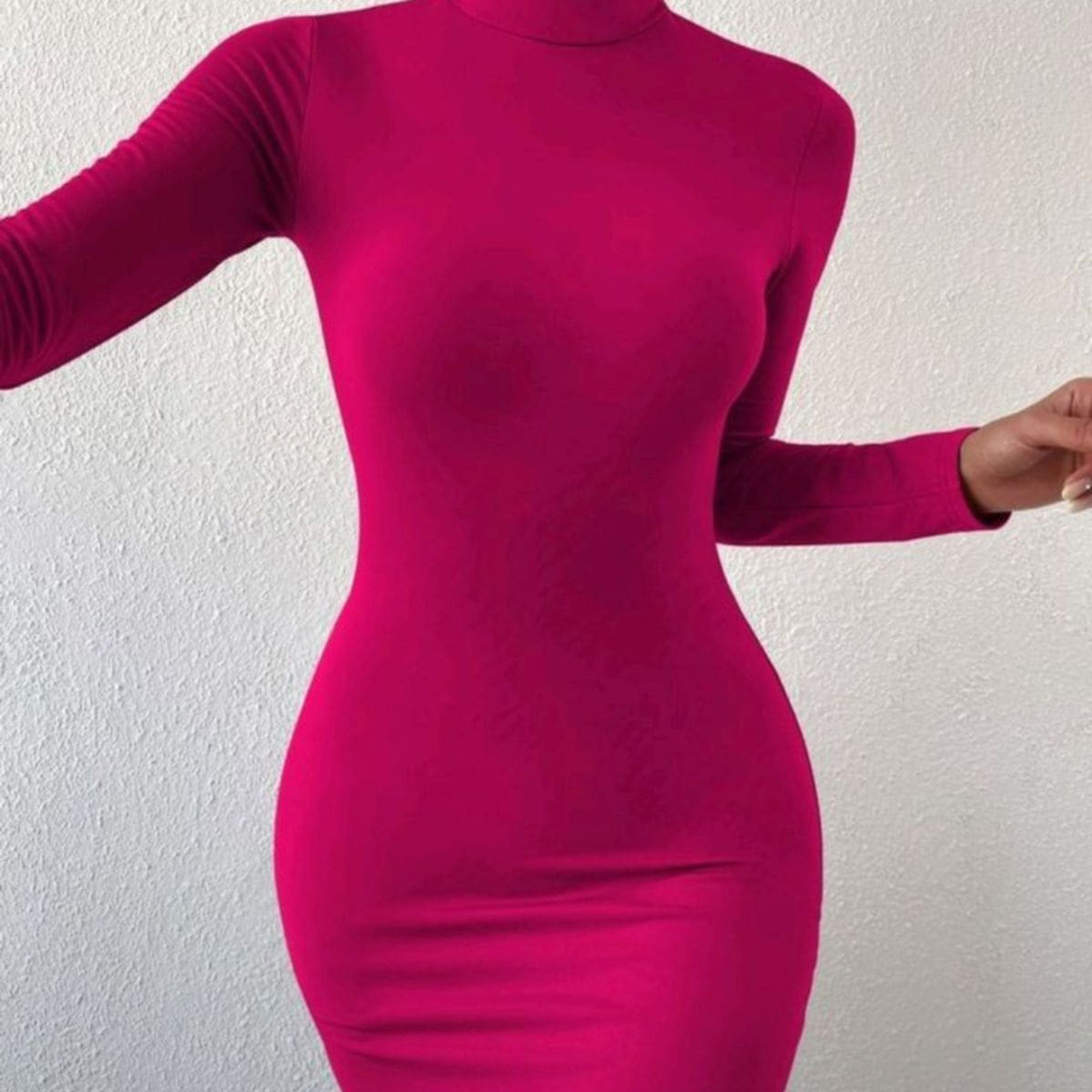 Vestido de Manga Longa e Gola Alta: O Modelo que Valoriza seu Corpo e seu Estilo