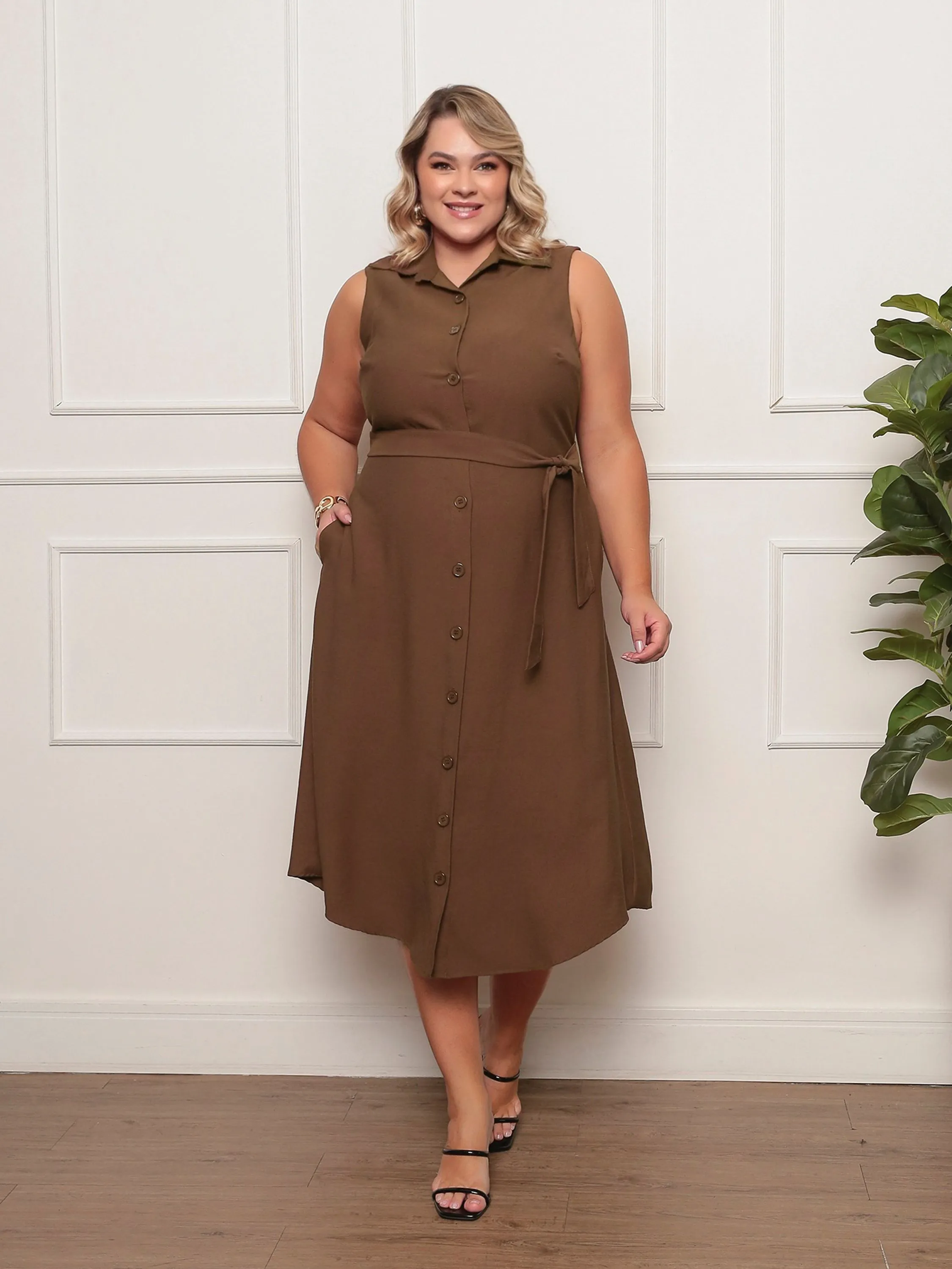 (Vestido Longa Sensória Botão) Plus Size
