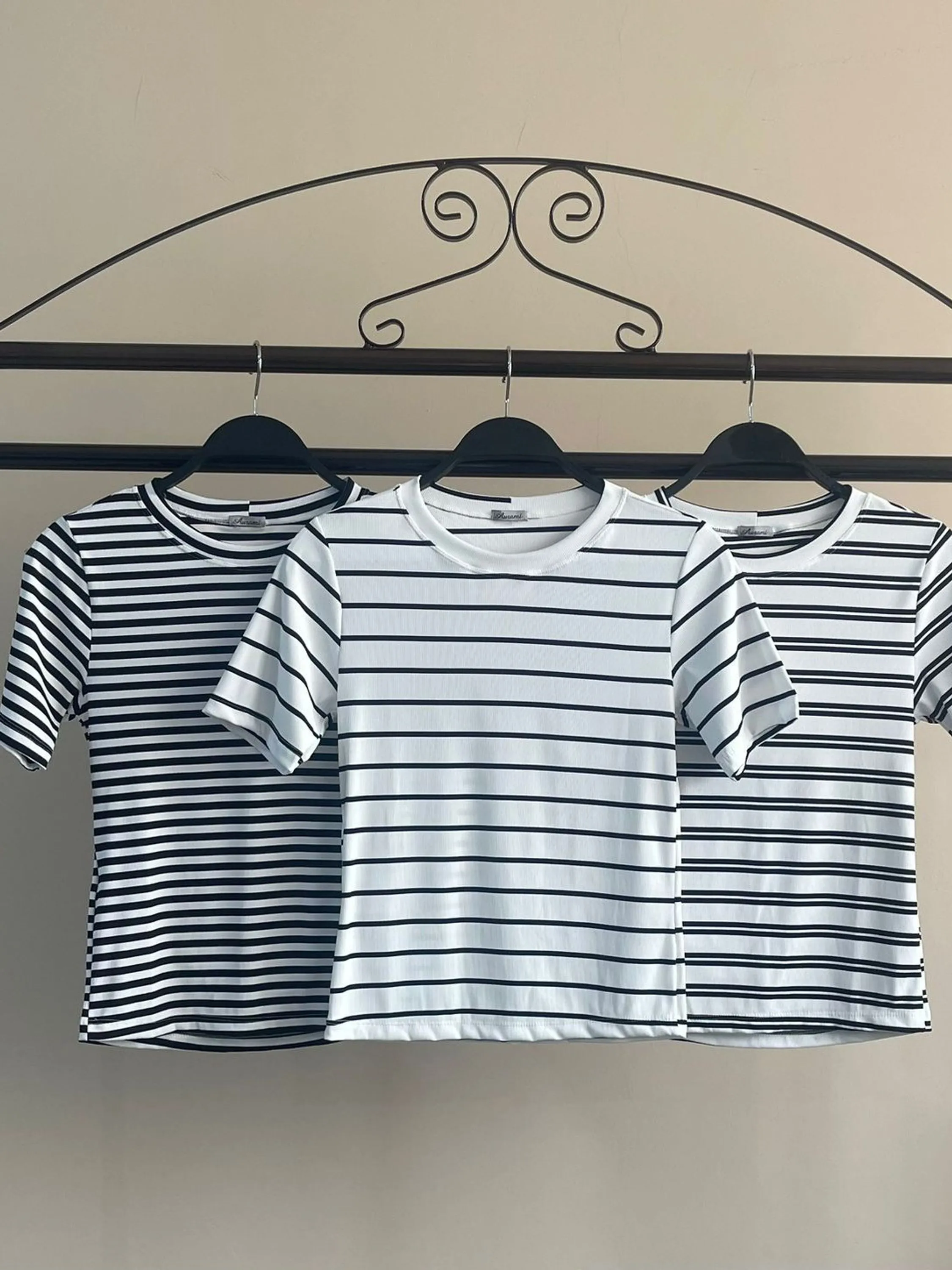 Blusa listrada manga curta Poliamida