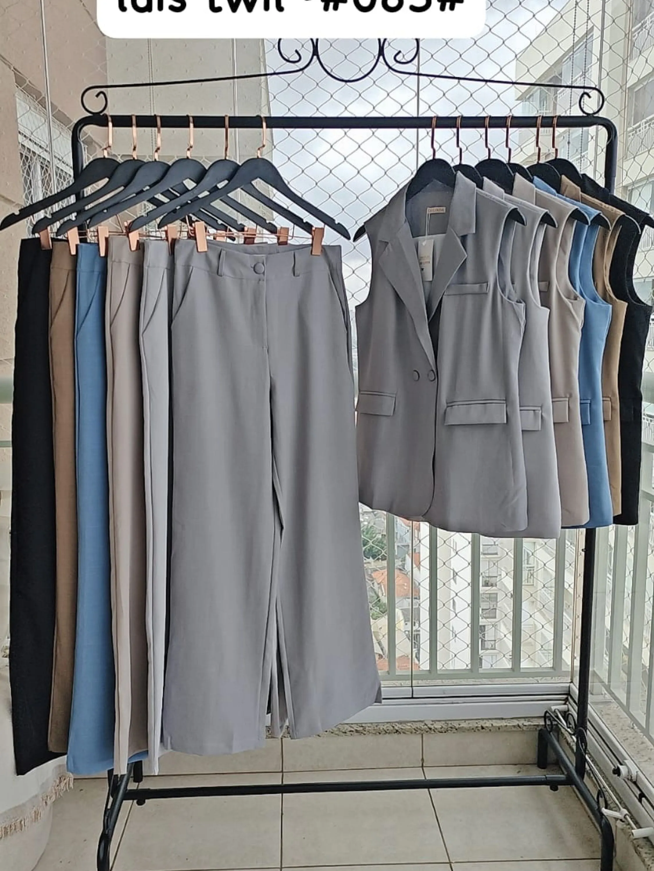 Conjunto de colete Max forrado com calça pantalona