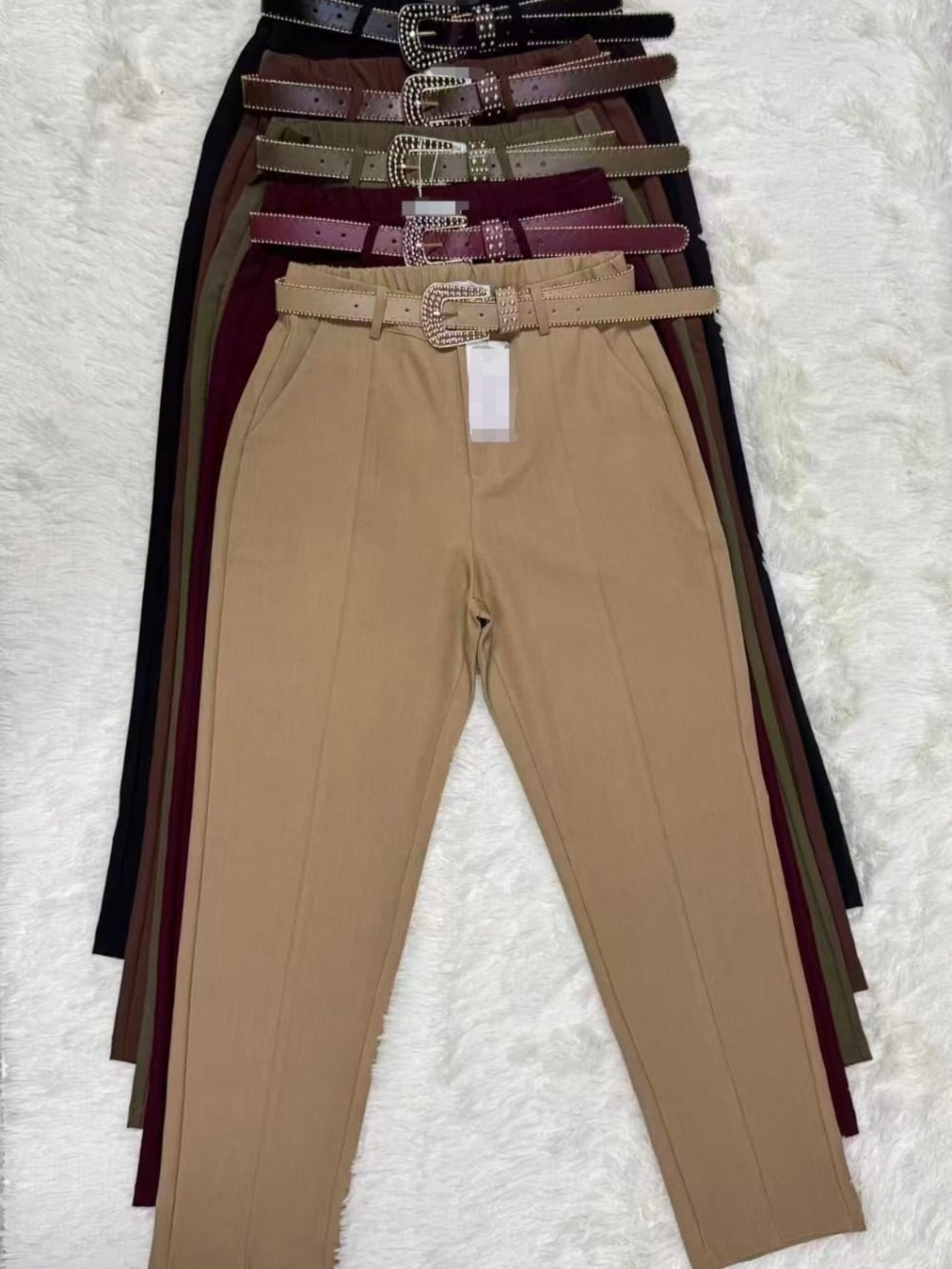 Calça sarja com cinto importado