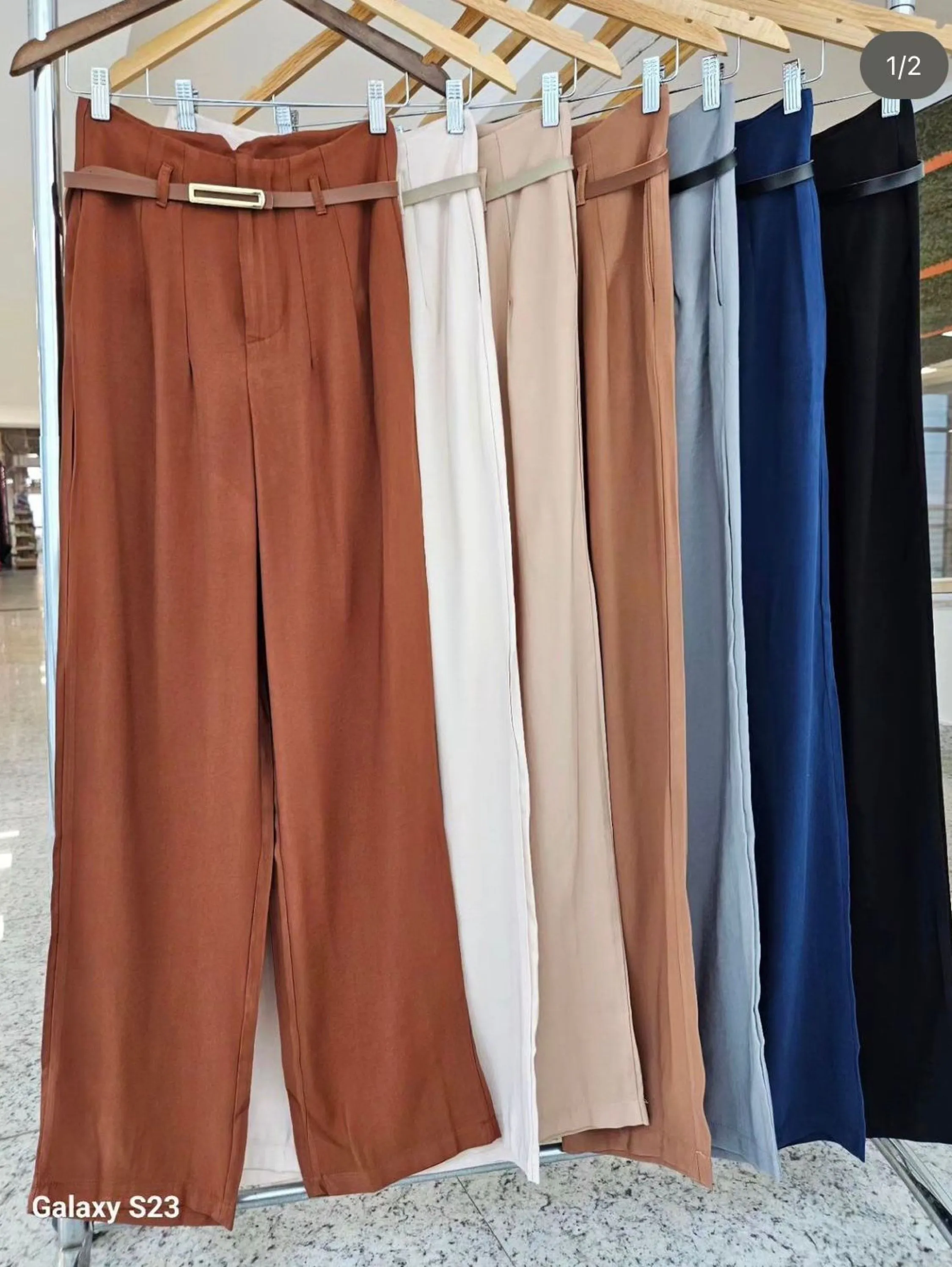 calça pantalona de marrano com cinto