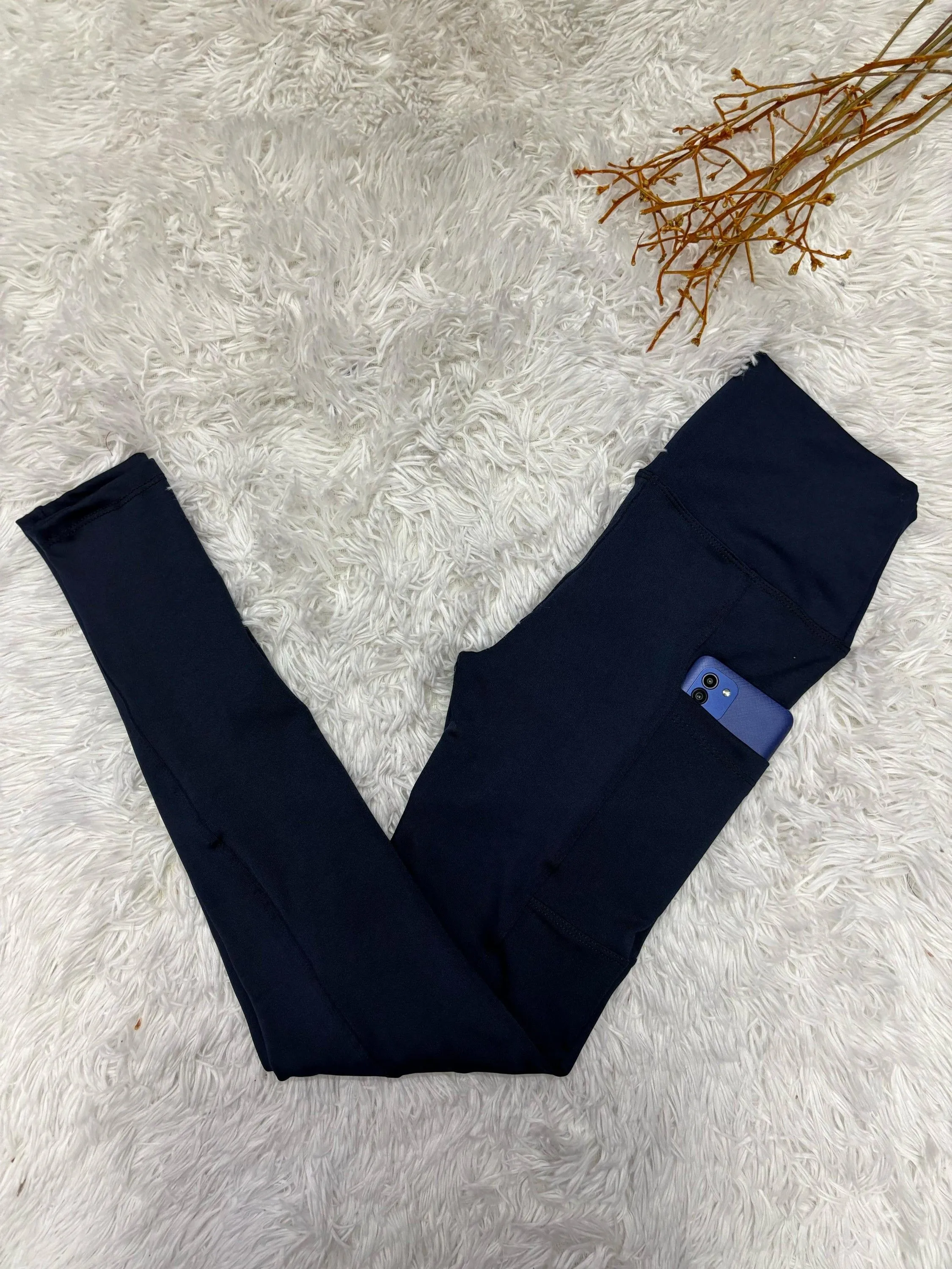 Calça bolso lateral poliéster